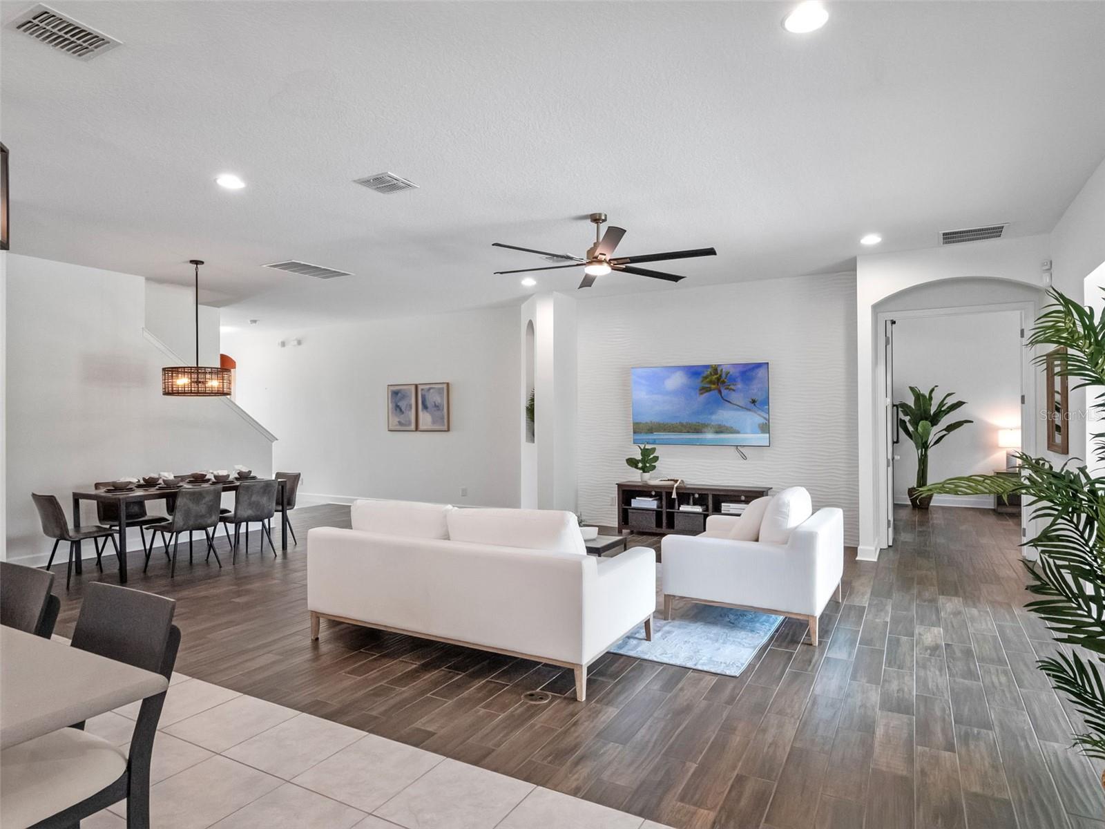 7519 MANDARIN GROVE WAY