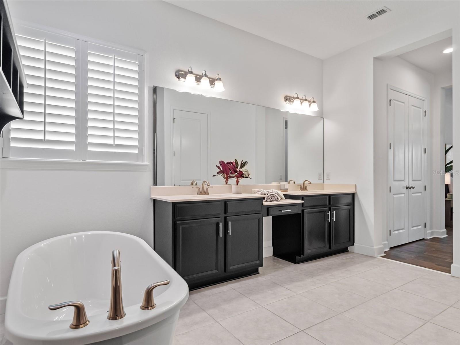 7519 MANDARIN GROVE WAY