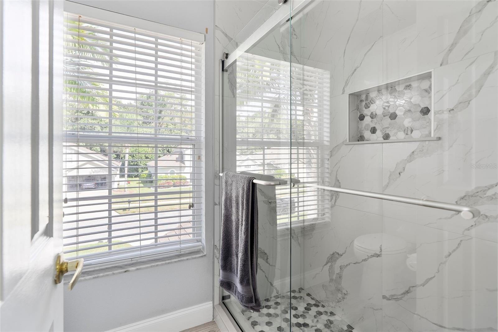 355 TWELVE OAKS DR