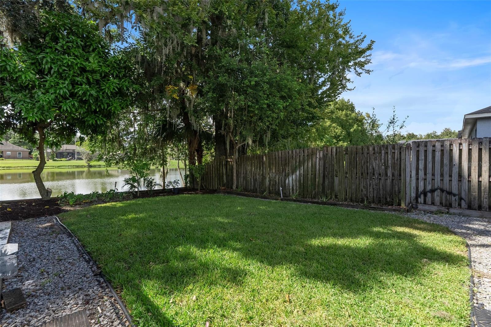 355 TWELVE OAKS DR