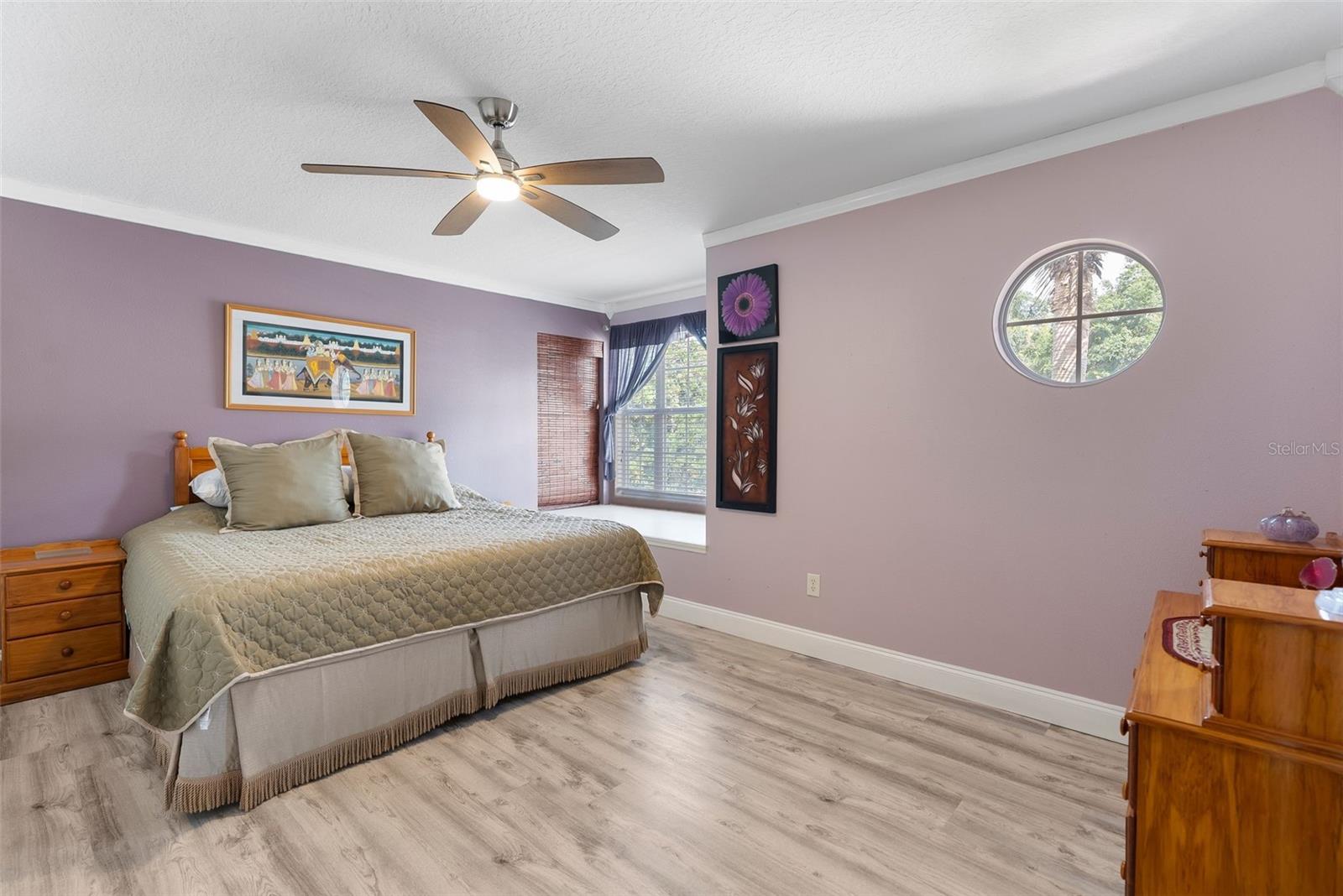 355 TWELVE OAKS DR