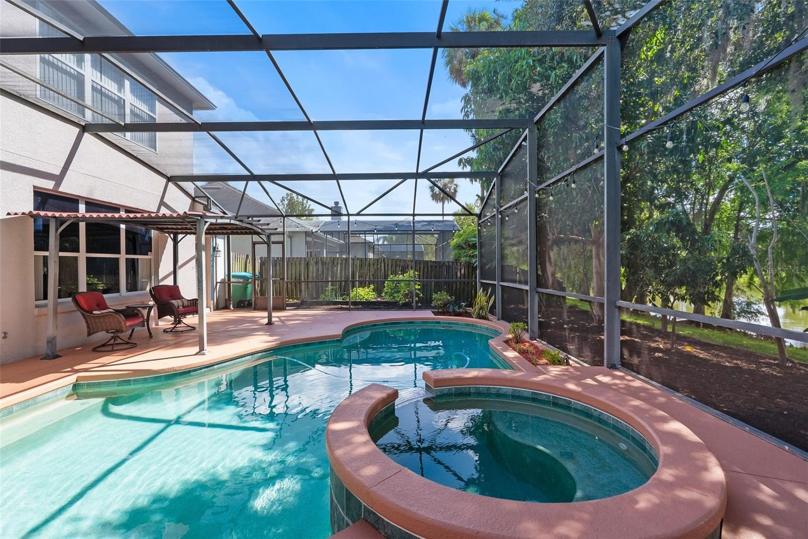 355 TWELVE OAKS DR
