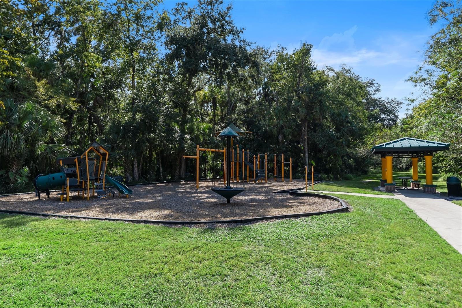 355 TWELVE OAKS DR
