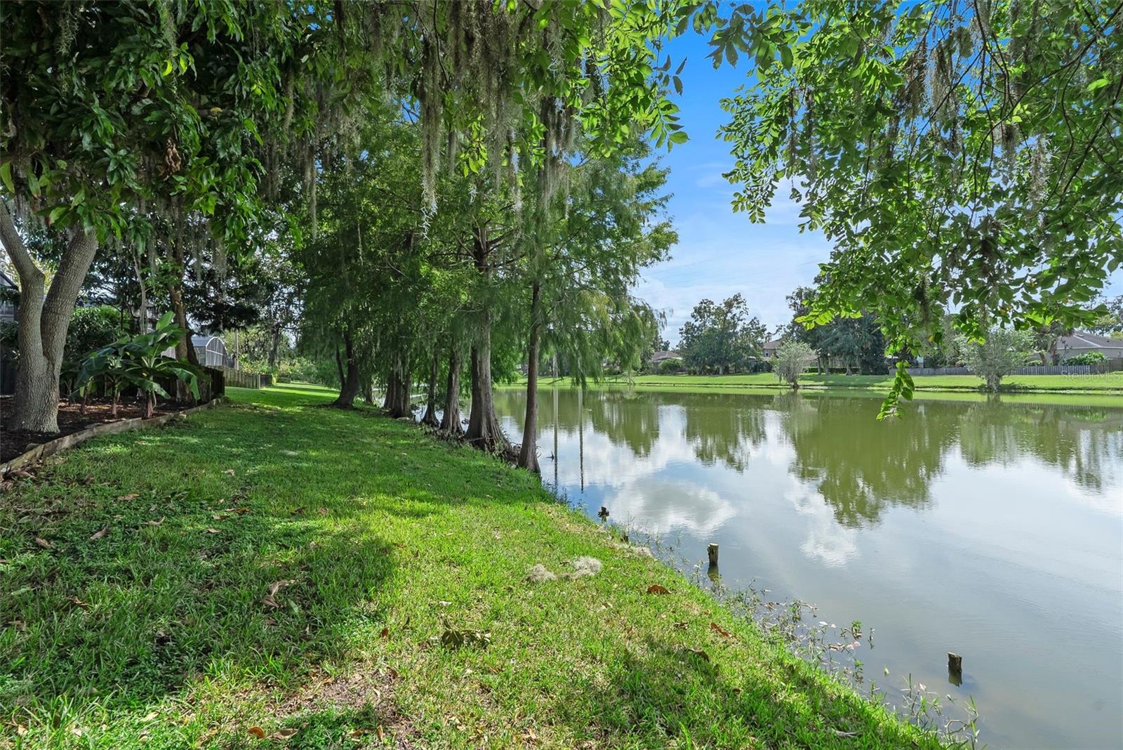 355 TWELVE OAKS DR