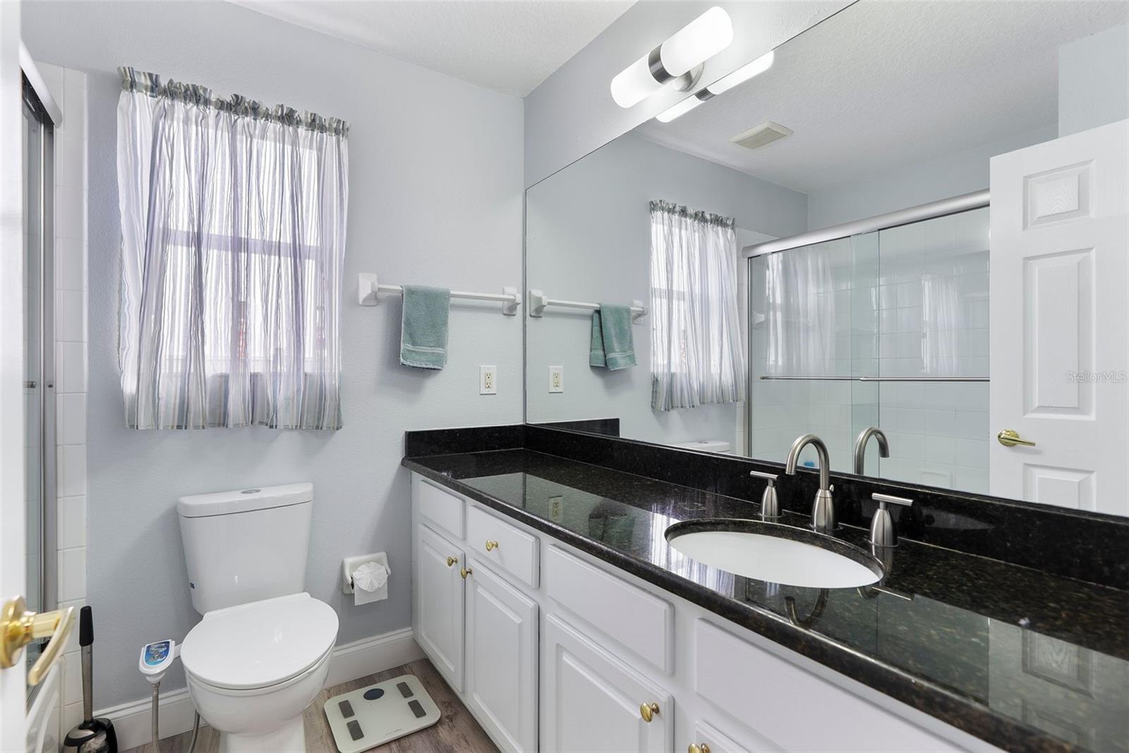 355 TWELVE OAKS DR