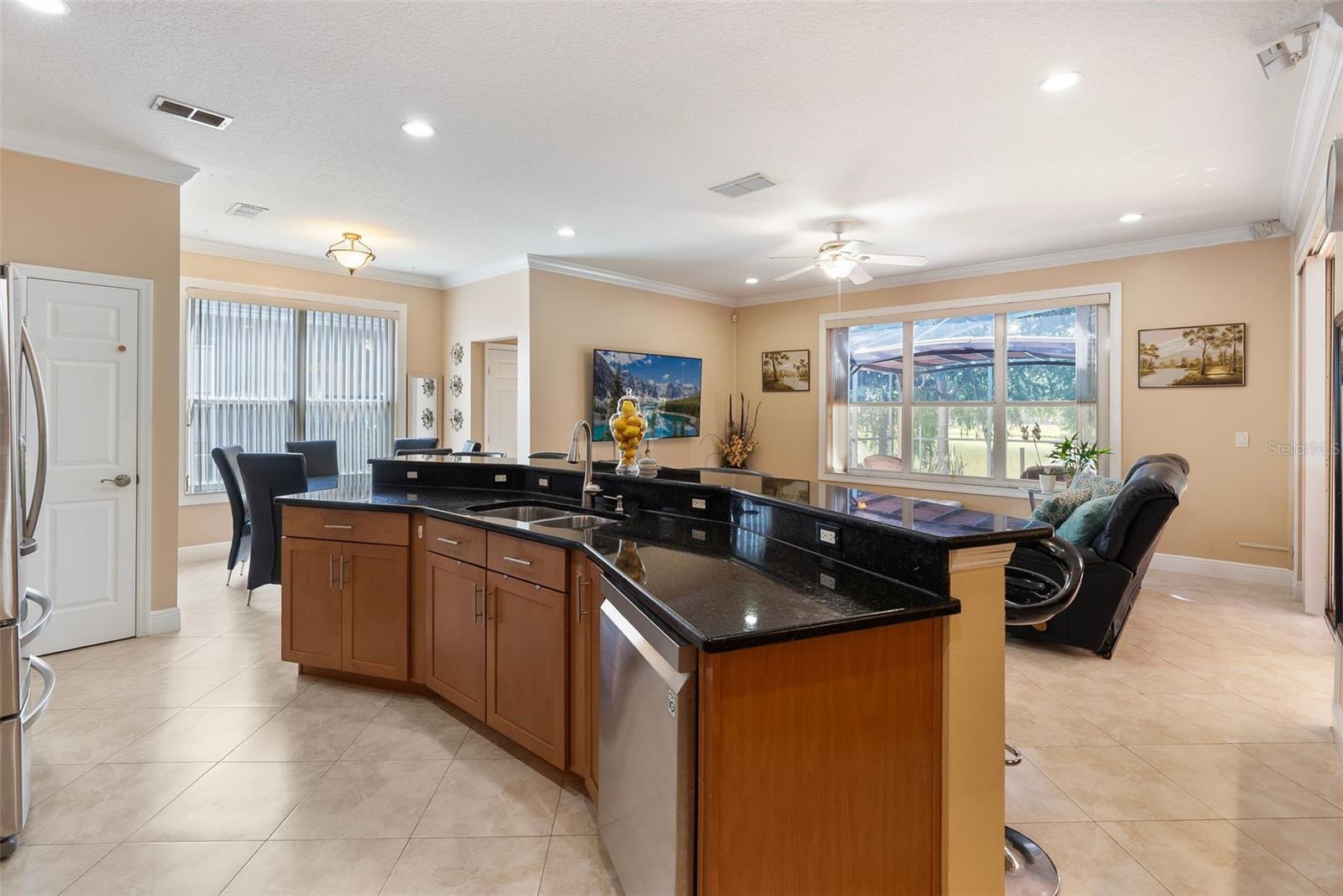 355 TWELVE OAKS DR