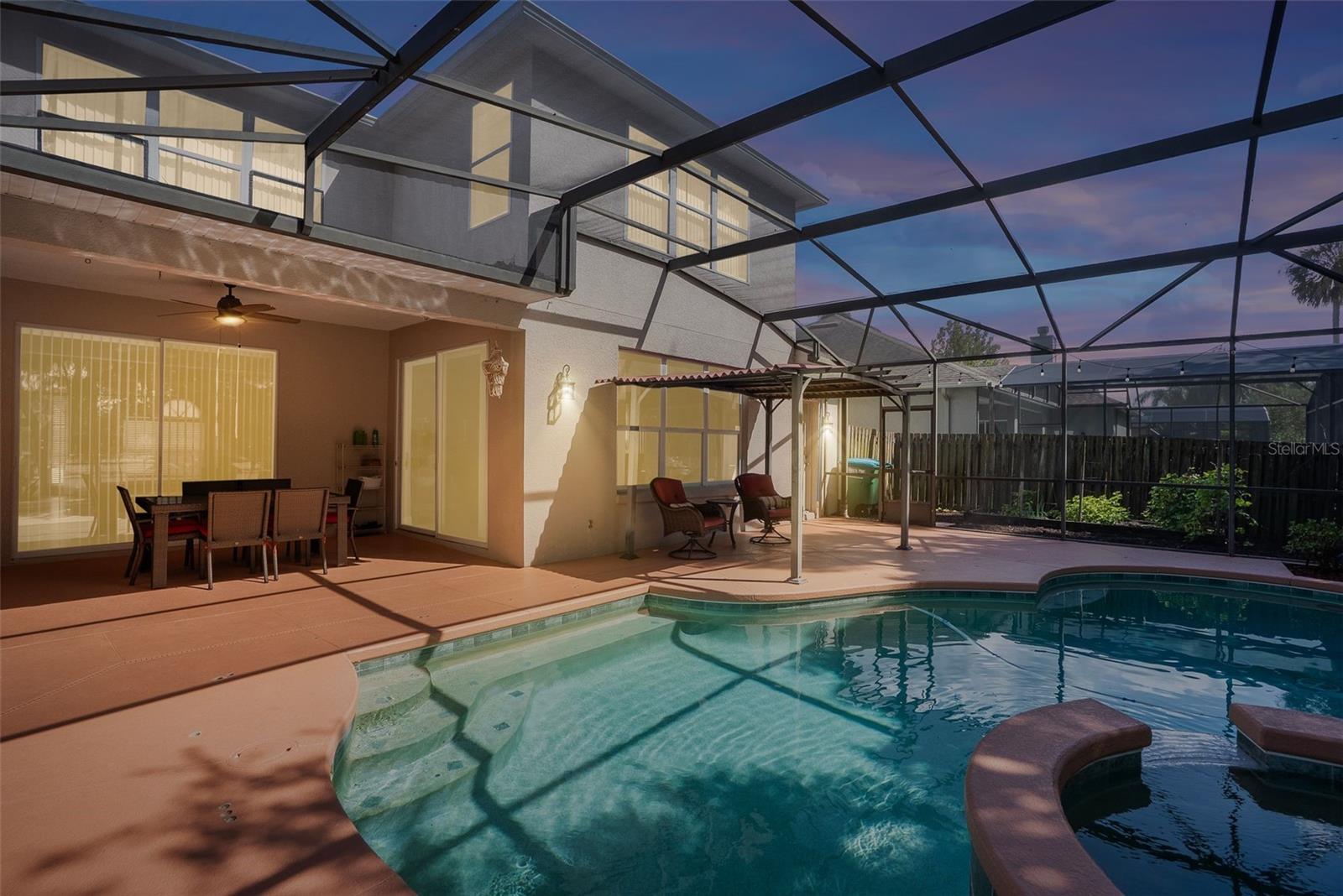 355 TWELVE OAKS DR