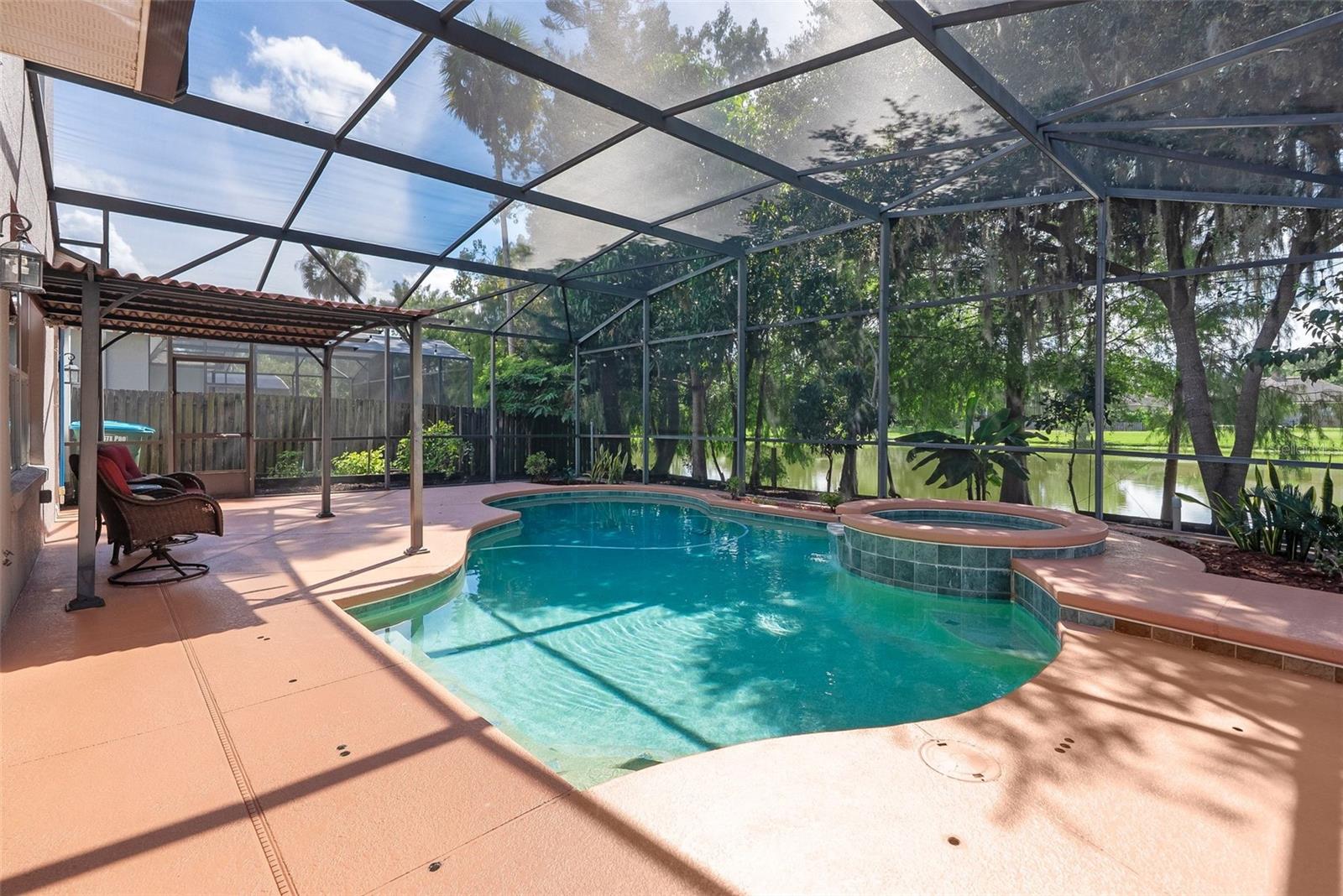 355 TWELVE OAKS DR