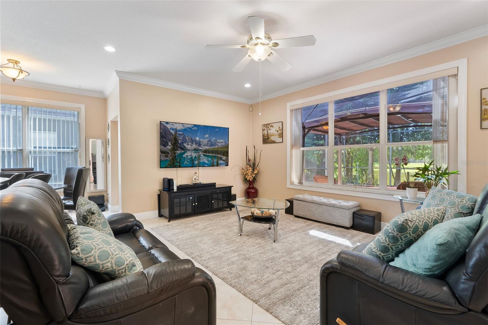 355 TWELVE OAKS DR