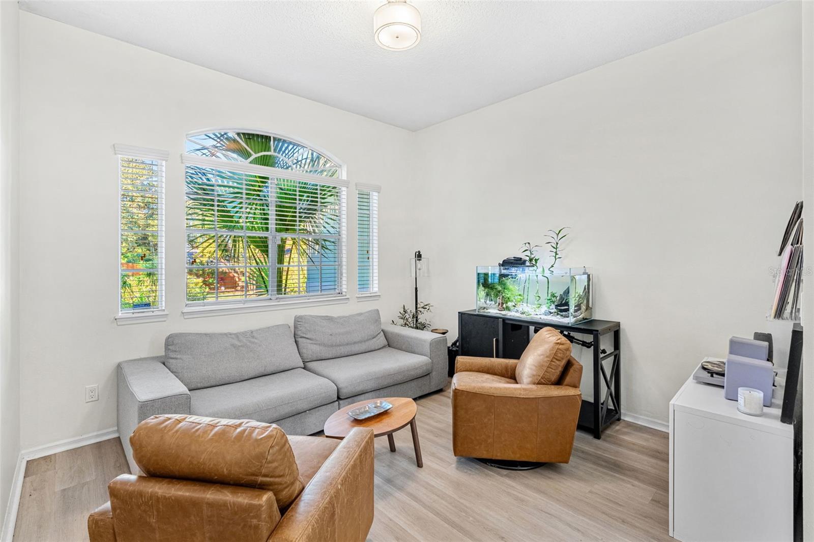 8449 ISLAND PALM CIR