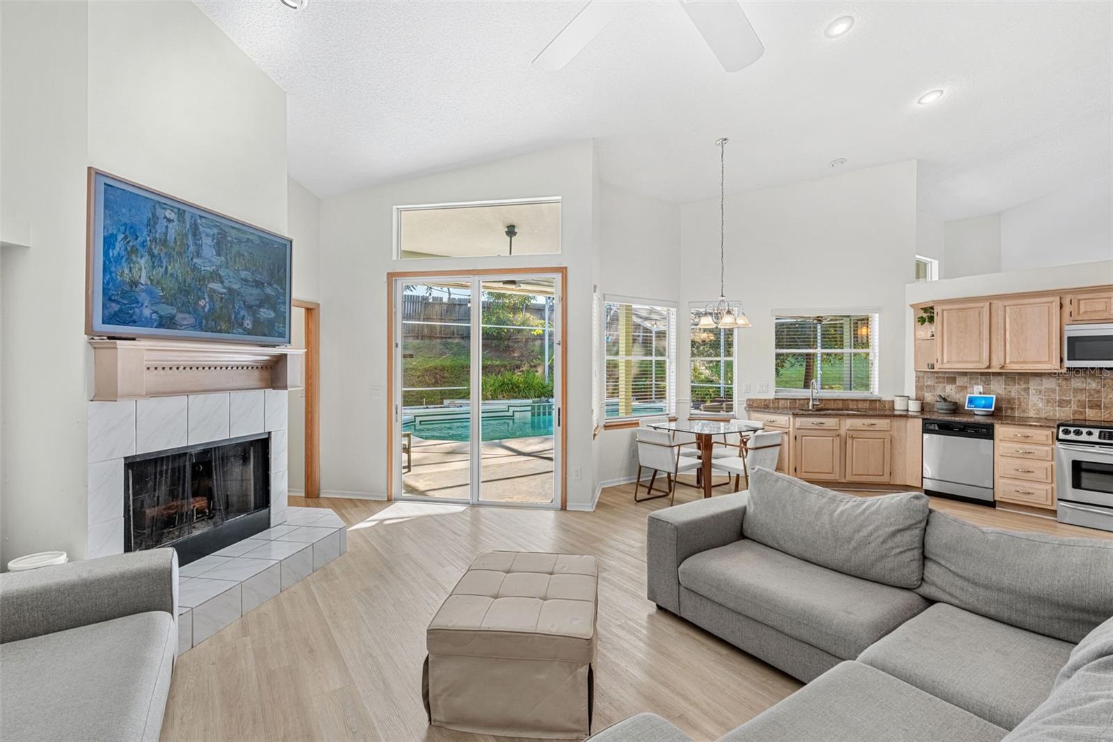 8449 ISLAND PALM CIR