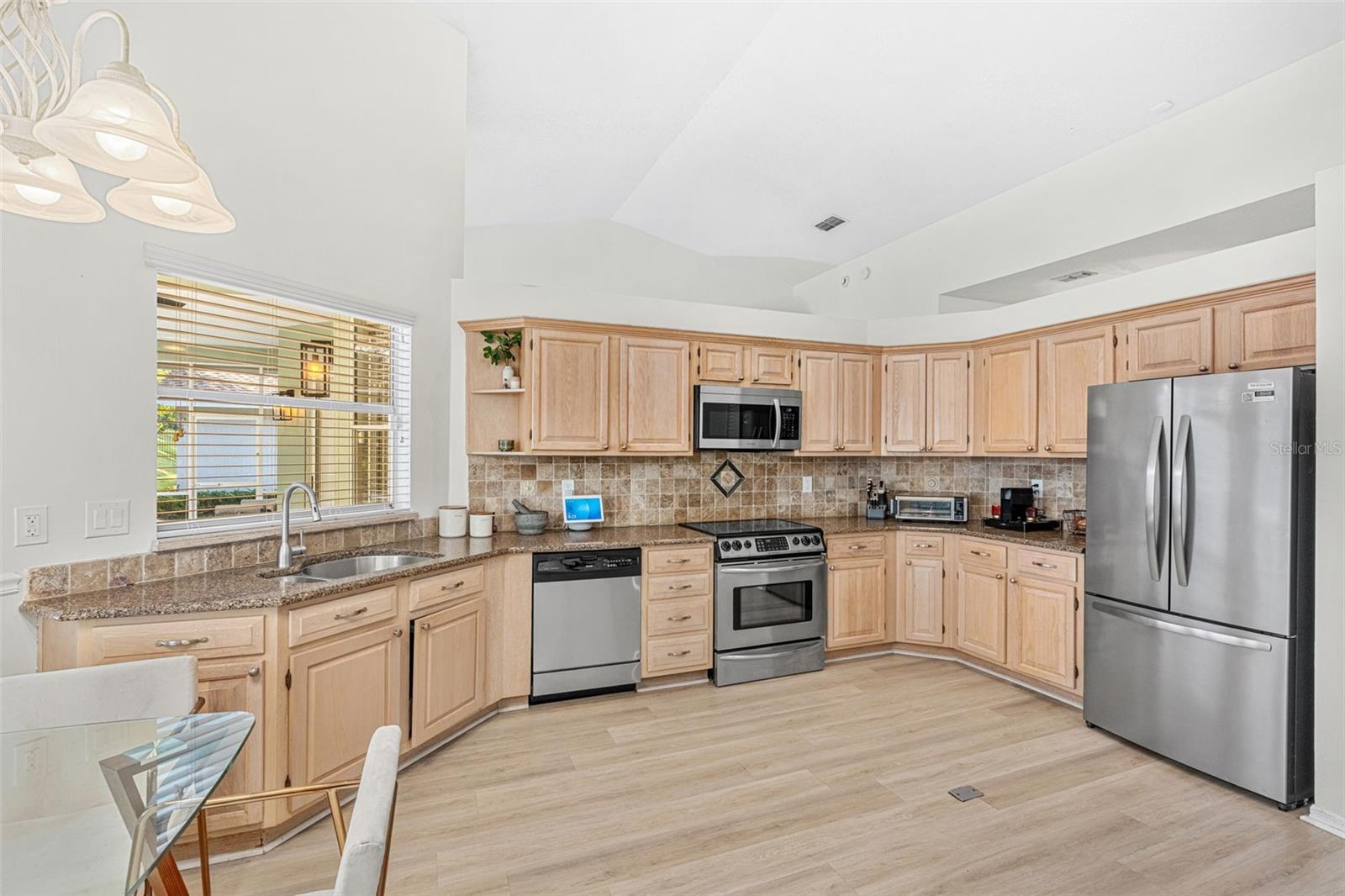 8449 ISLAND PALM CIR