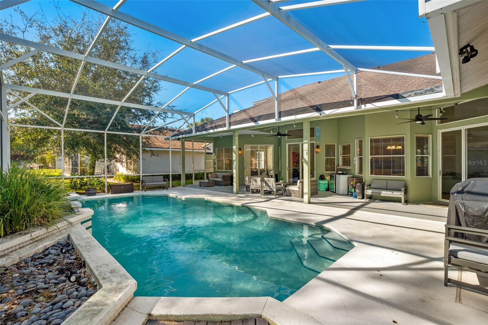 8449 ISLAND PALM CIR