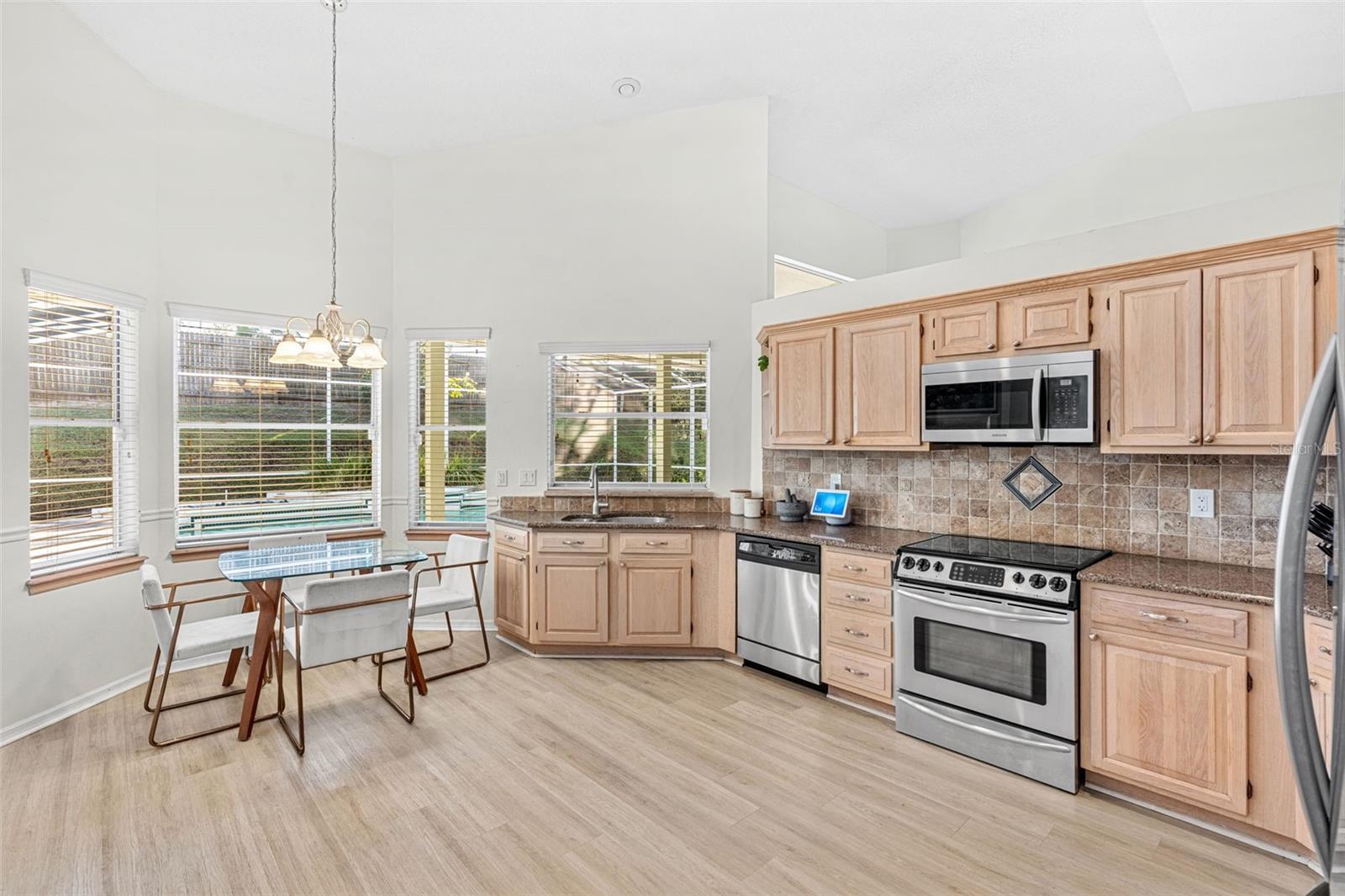 8449 ISLAND PALM CIR