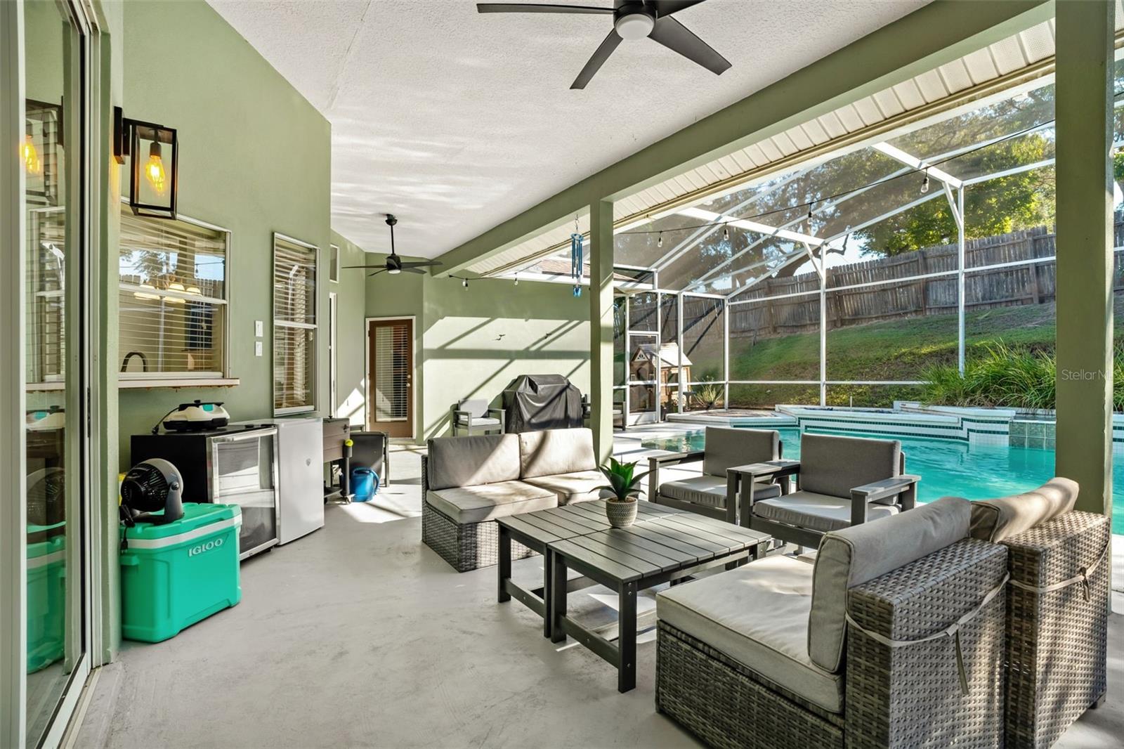 8449 ISLAND PALM CIR