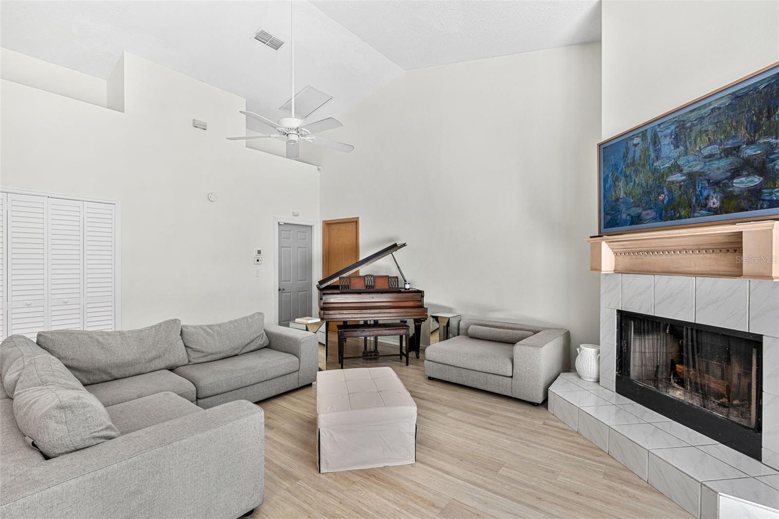 8449 ISLAND PALM CIR