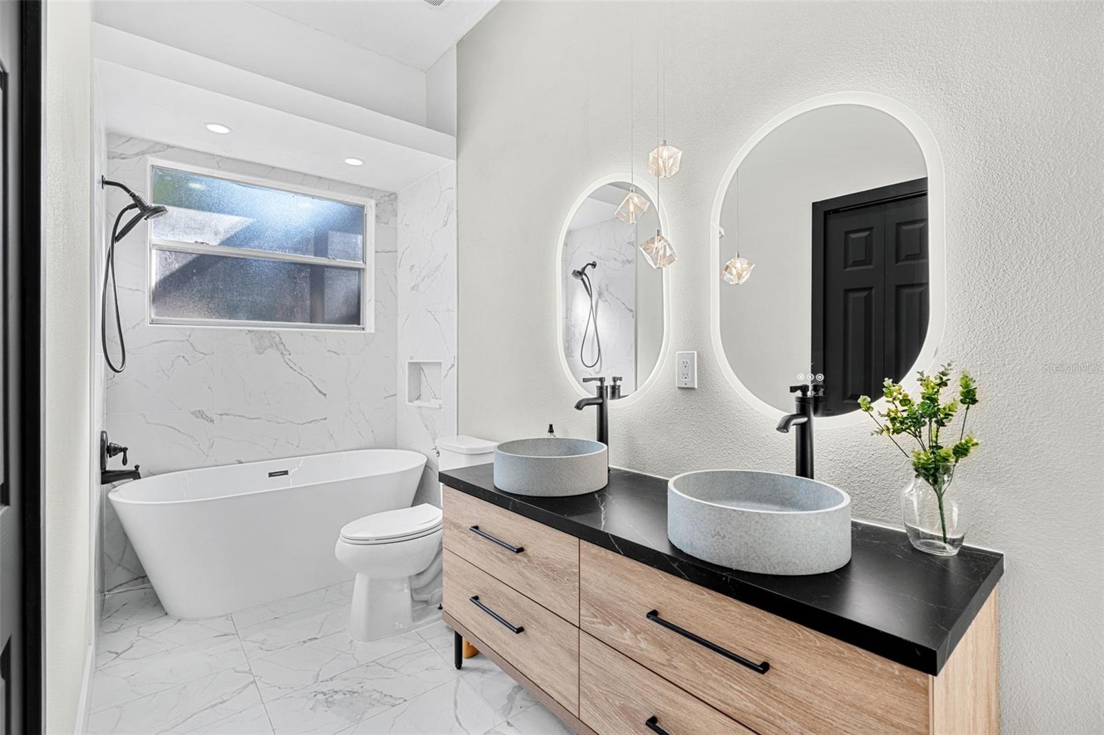 8449 ISLAND PALM CIR