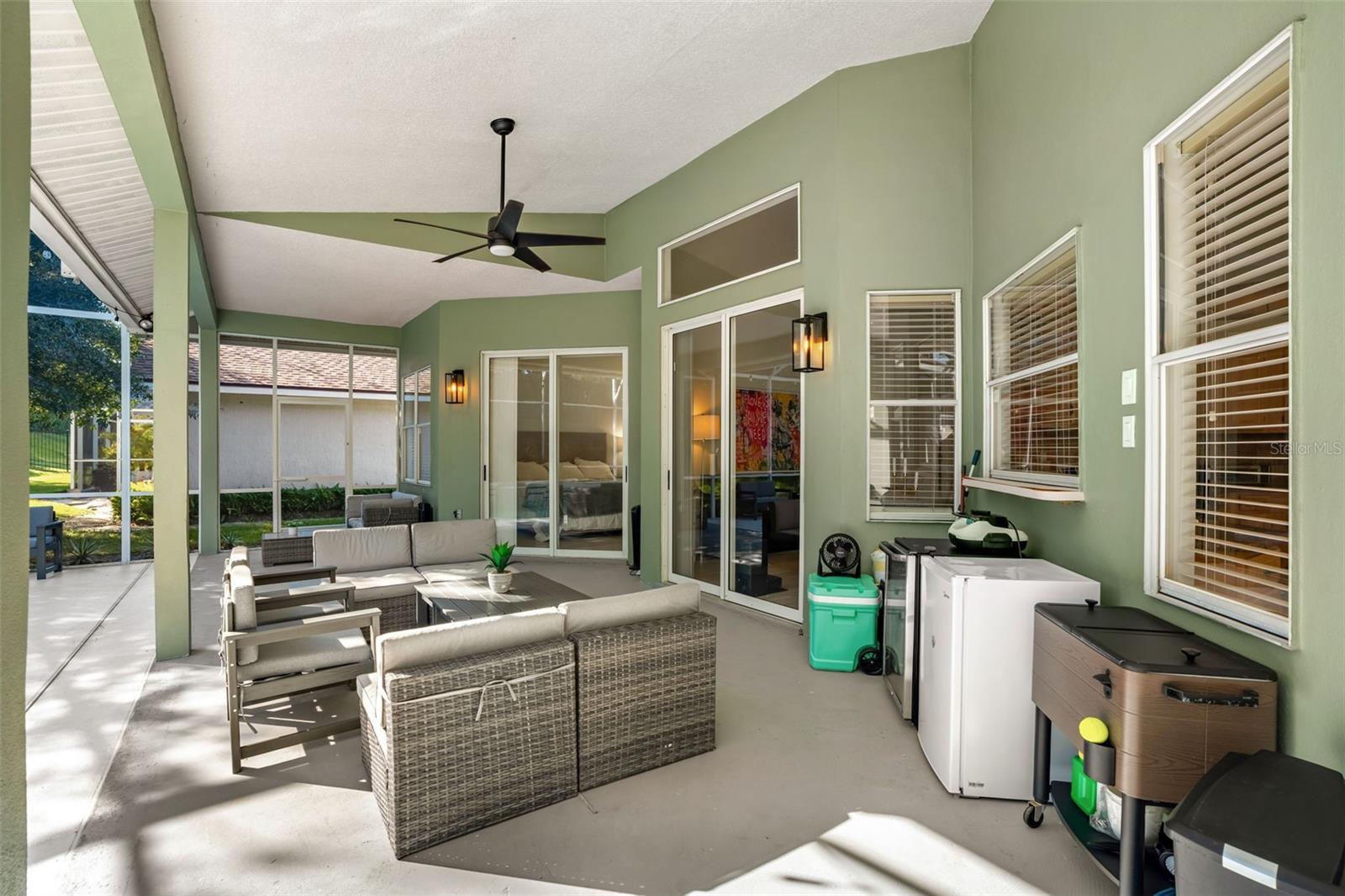 8449 ISLAND PALM CIR