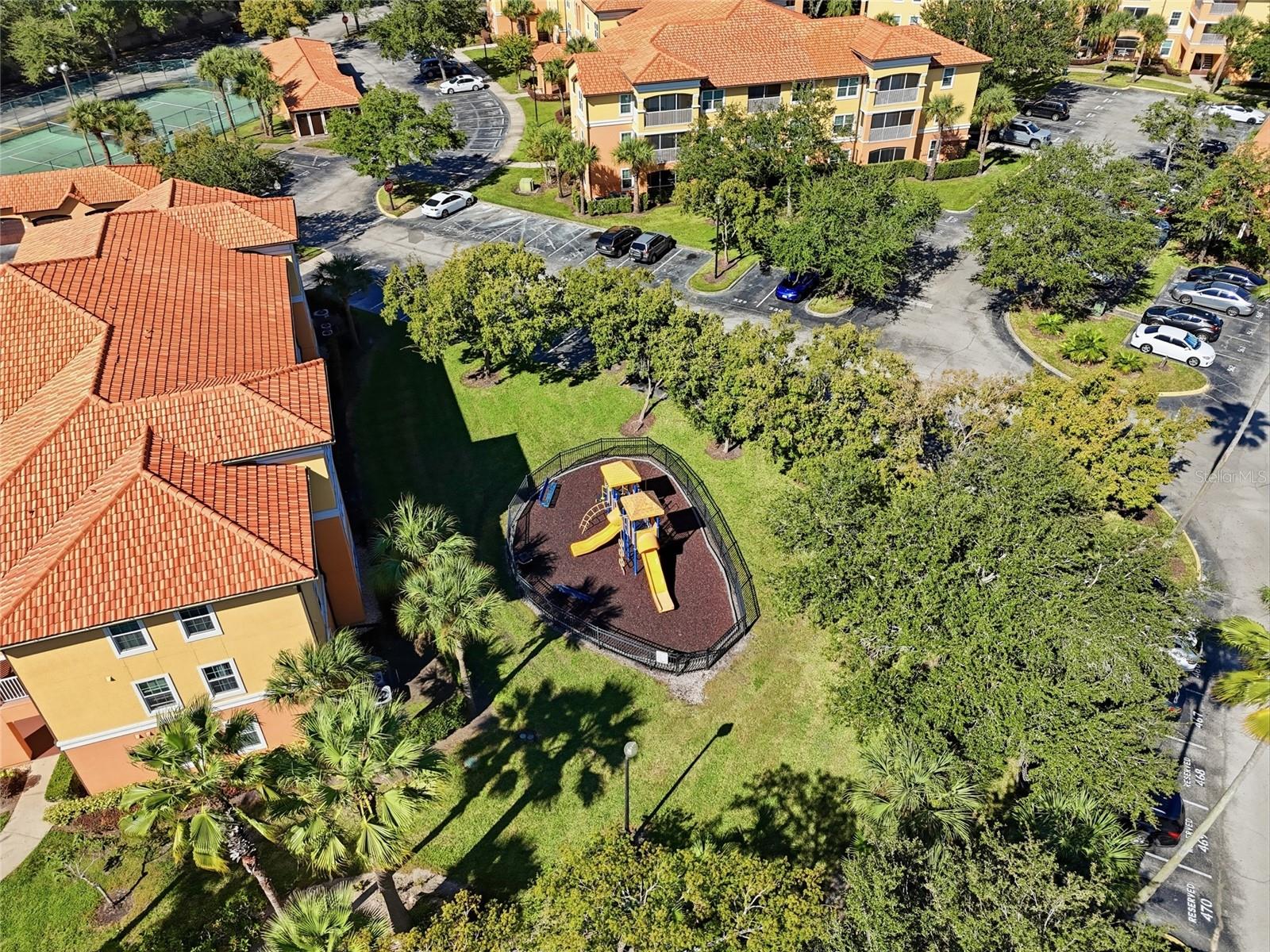 5447 VINELAND RD #1205