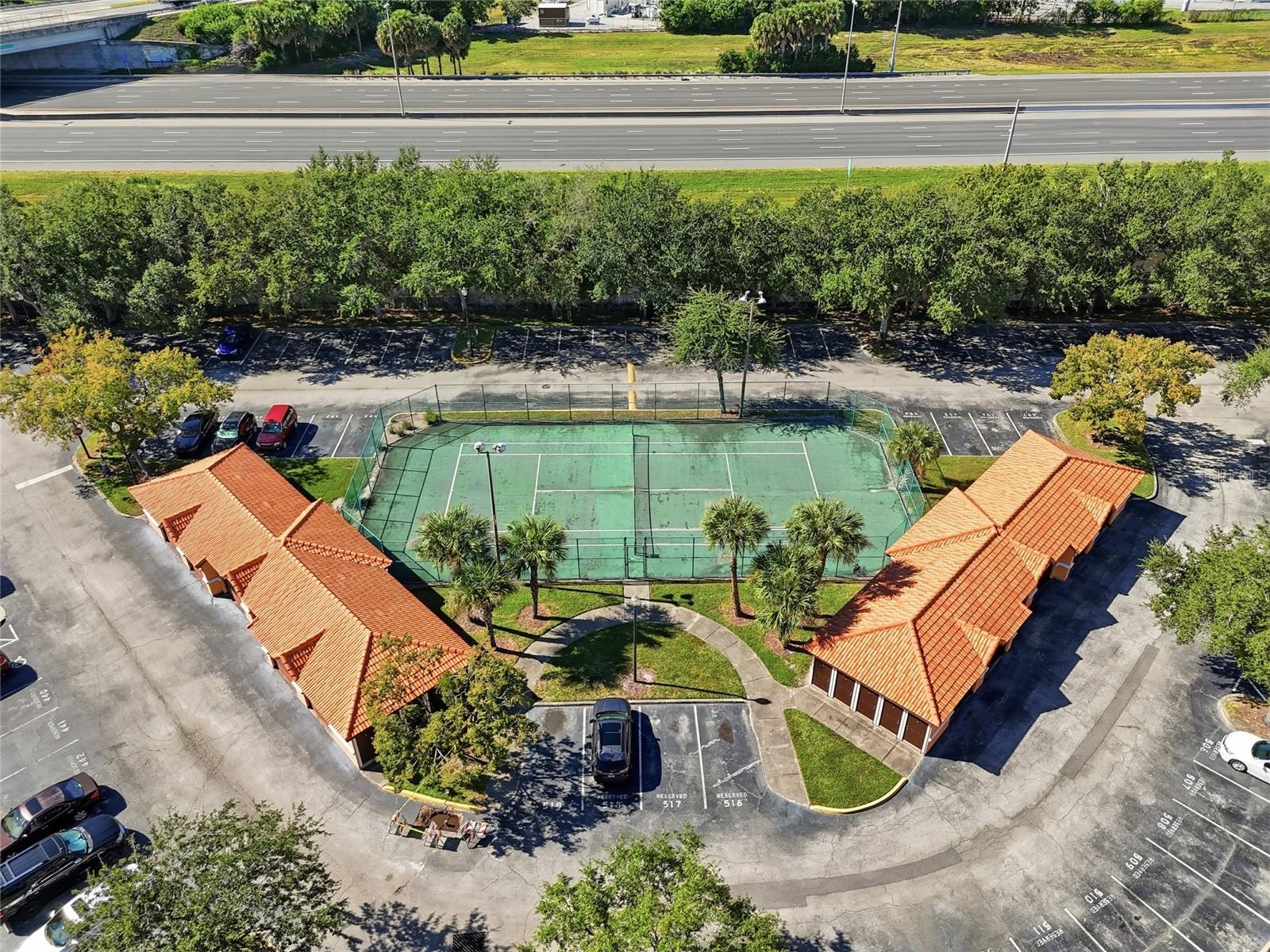 5447 VINELAND RD #1205