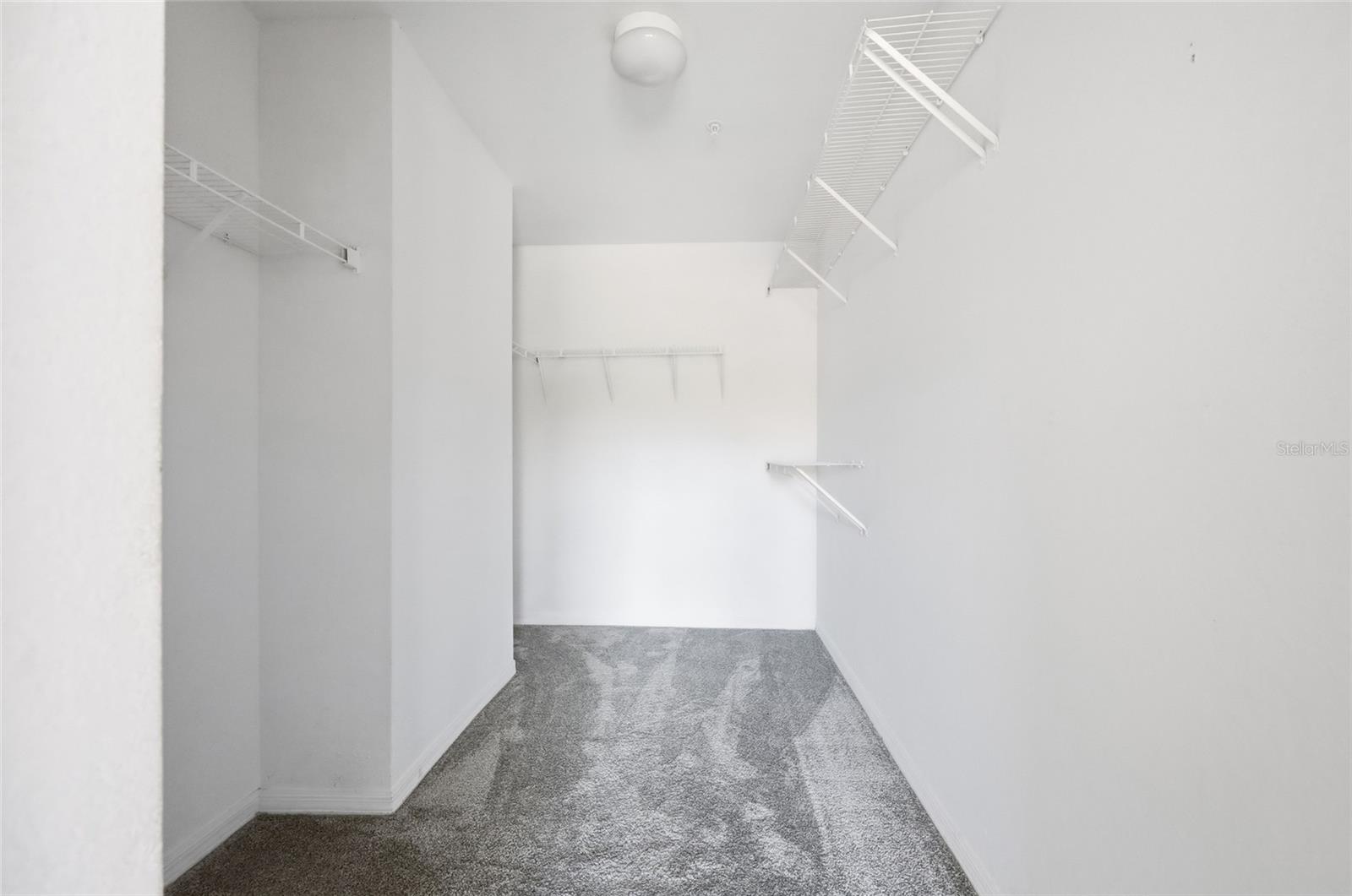 5447 VINELAND RD #1205