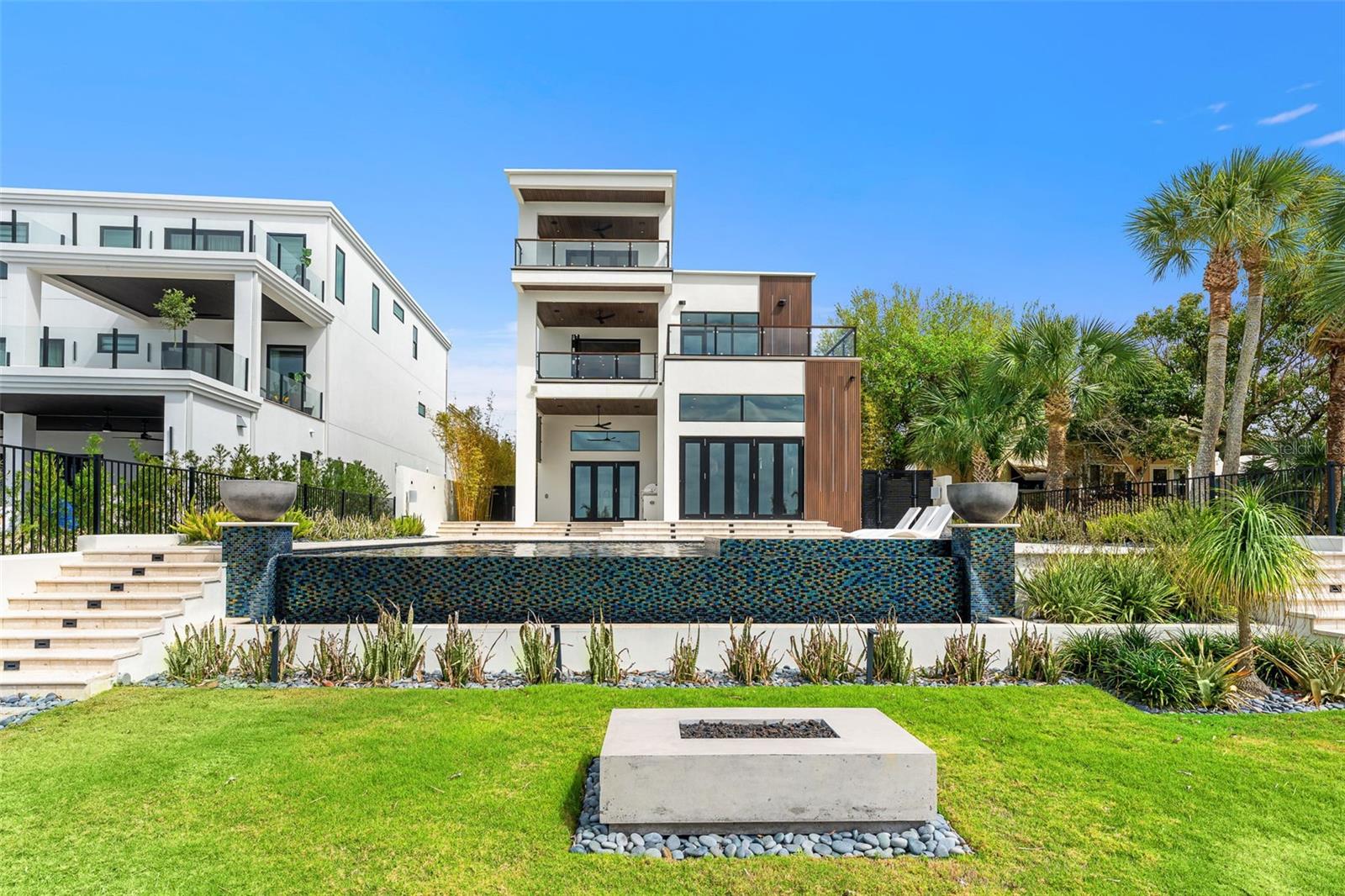 1194 N PENINSULA AVE