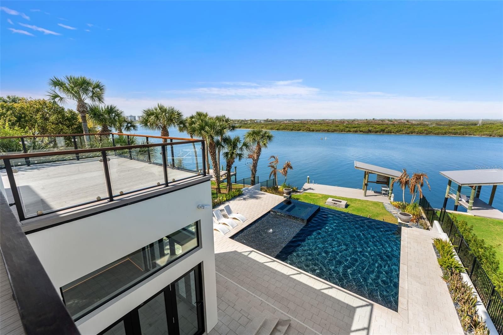 1194 N PENINSULA AVE