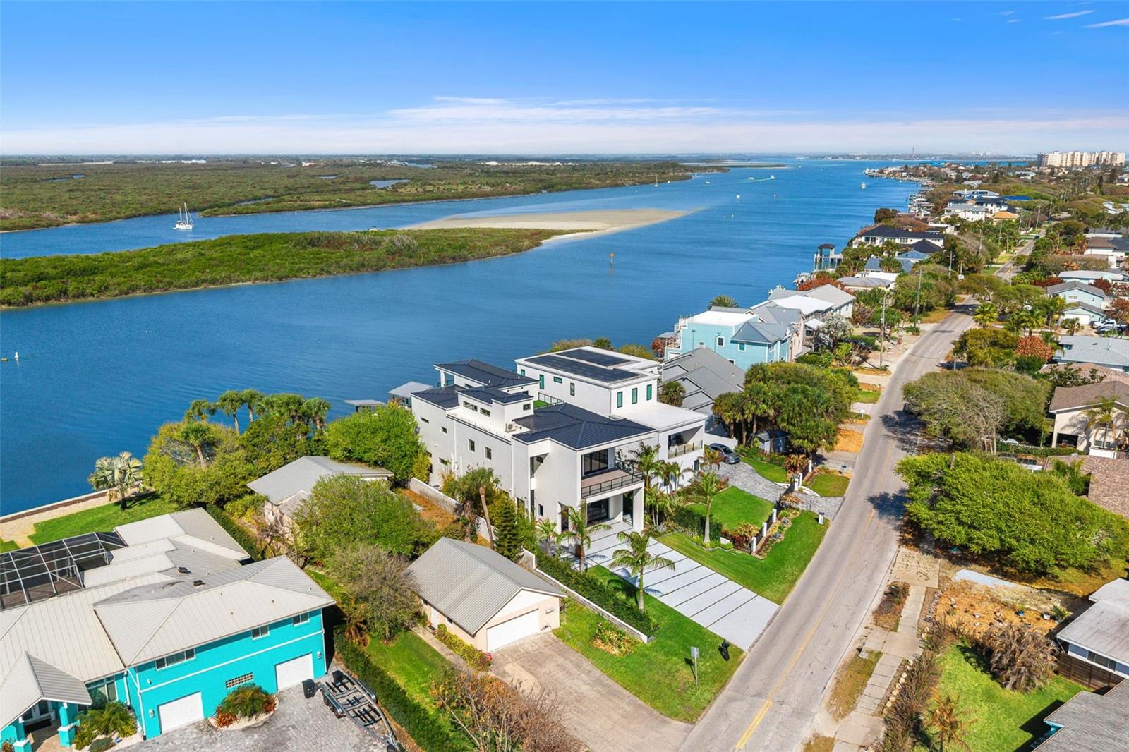 1194 N PENINSULA AVE