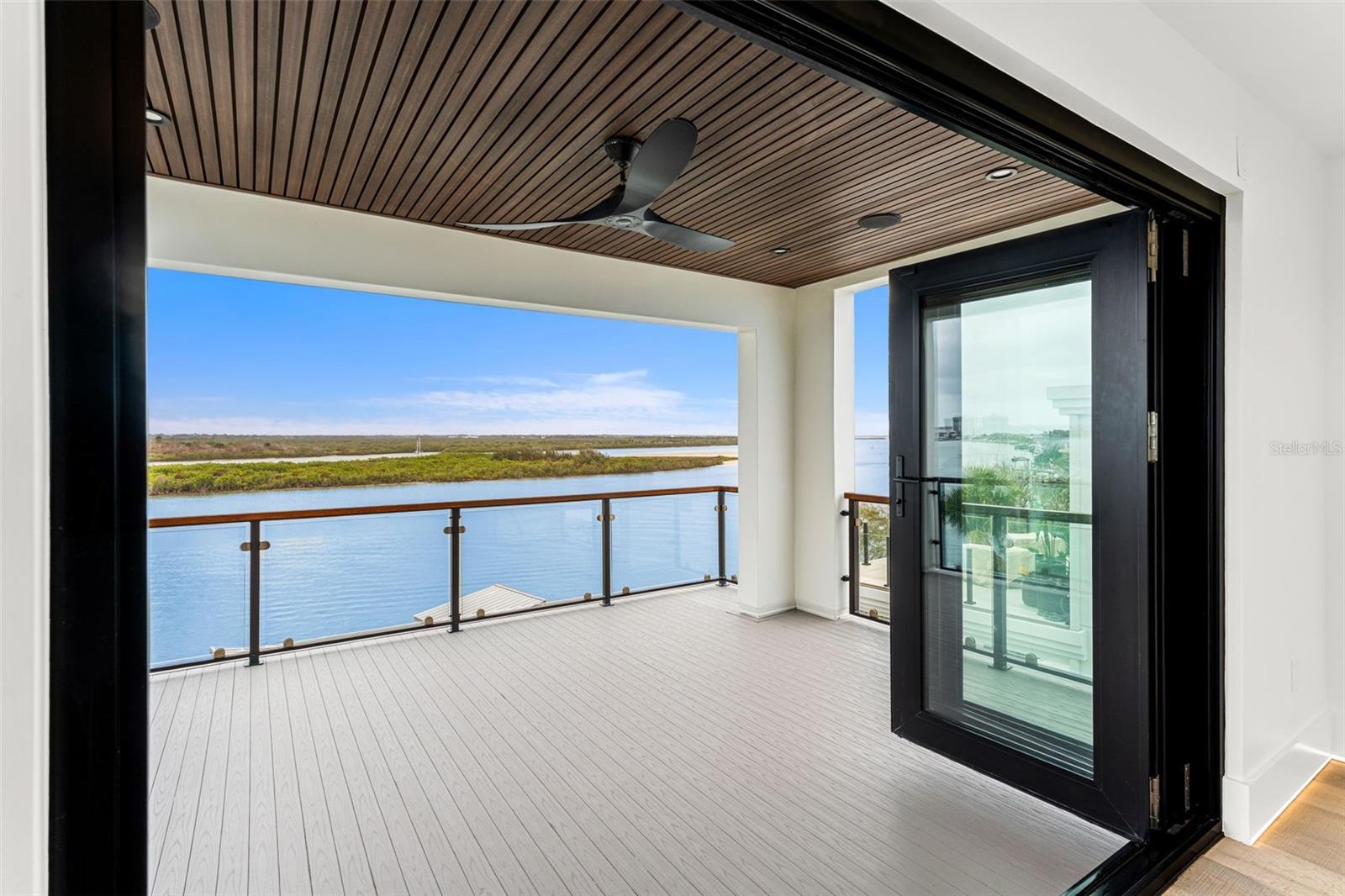 1194 N PENINSULA AVE