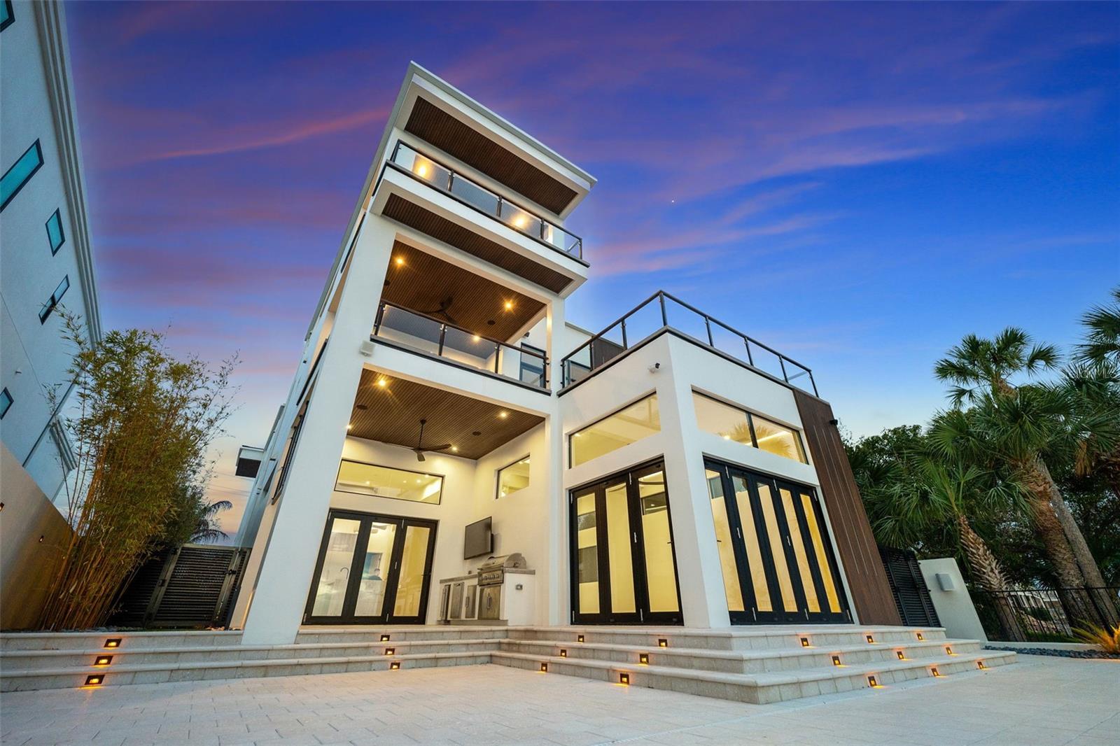 1194 N PENINSULA AVE