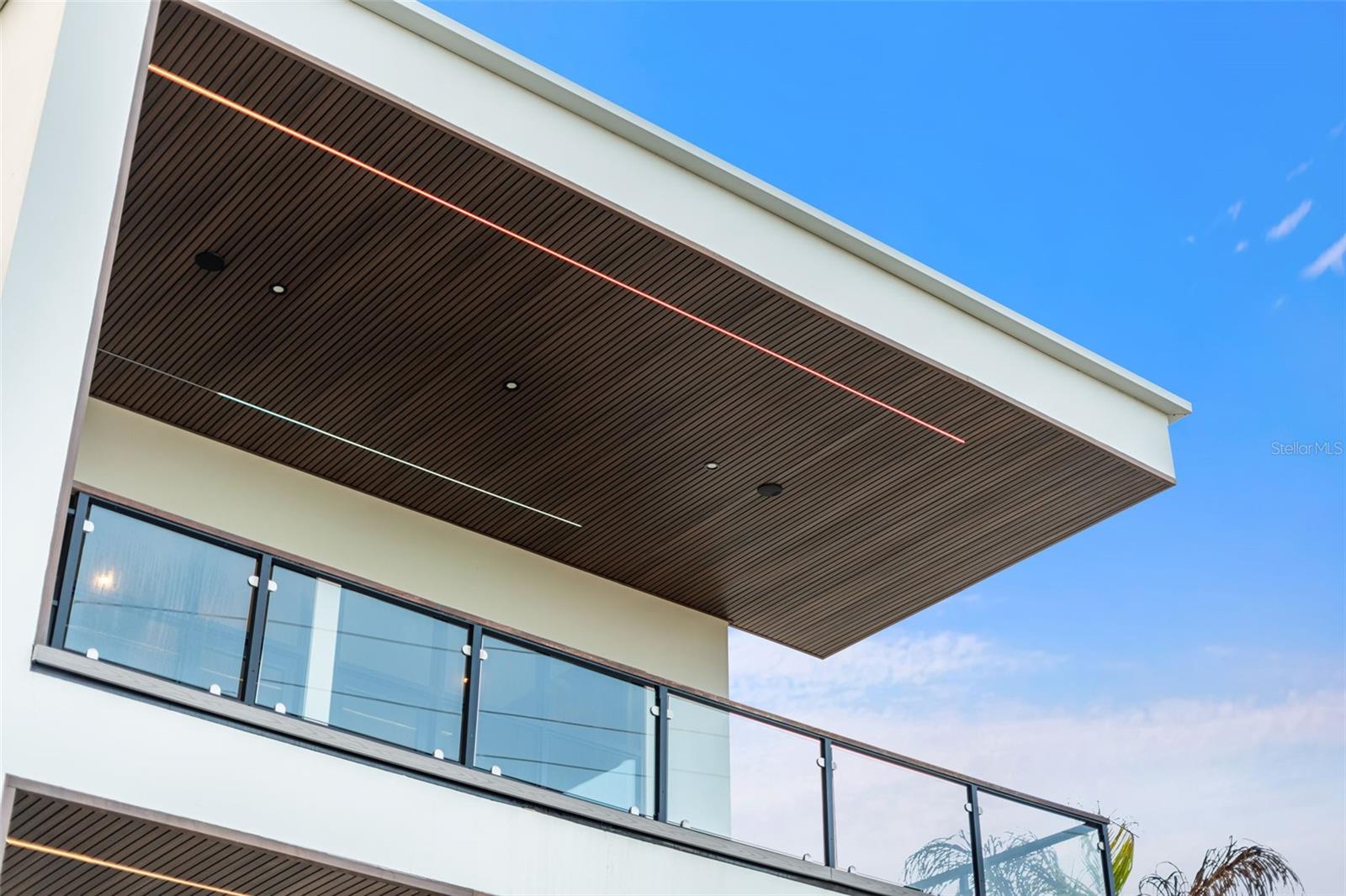 1194 N PENINSULA AVE