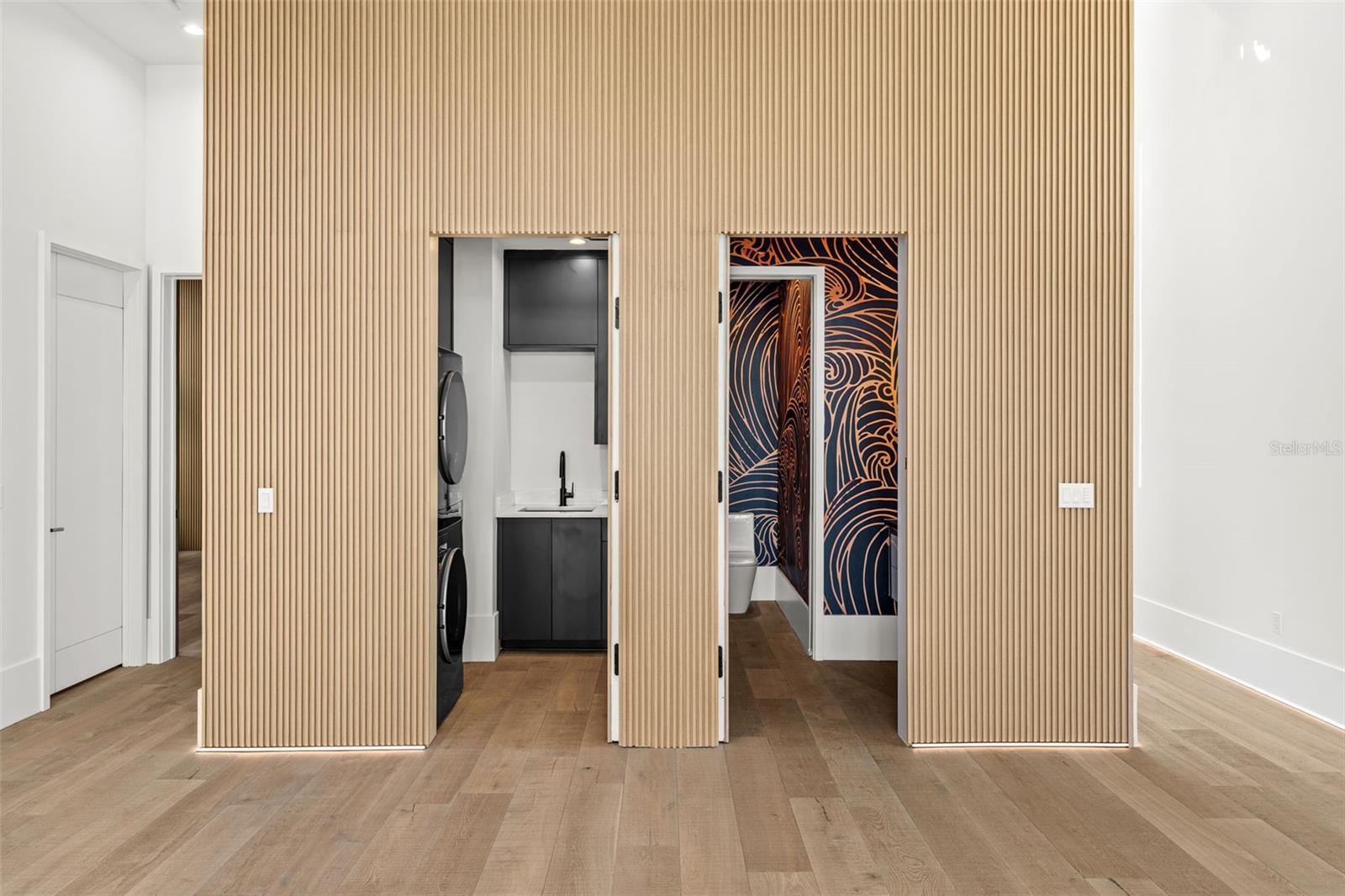 1194 N PENINSULA AVE