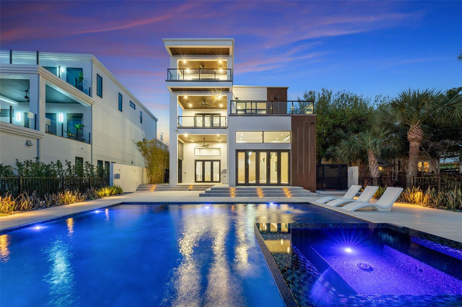 1194 N PENINSULA AVE