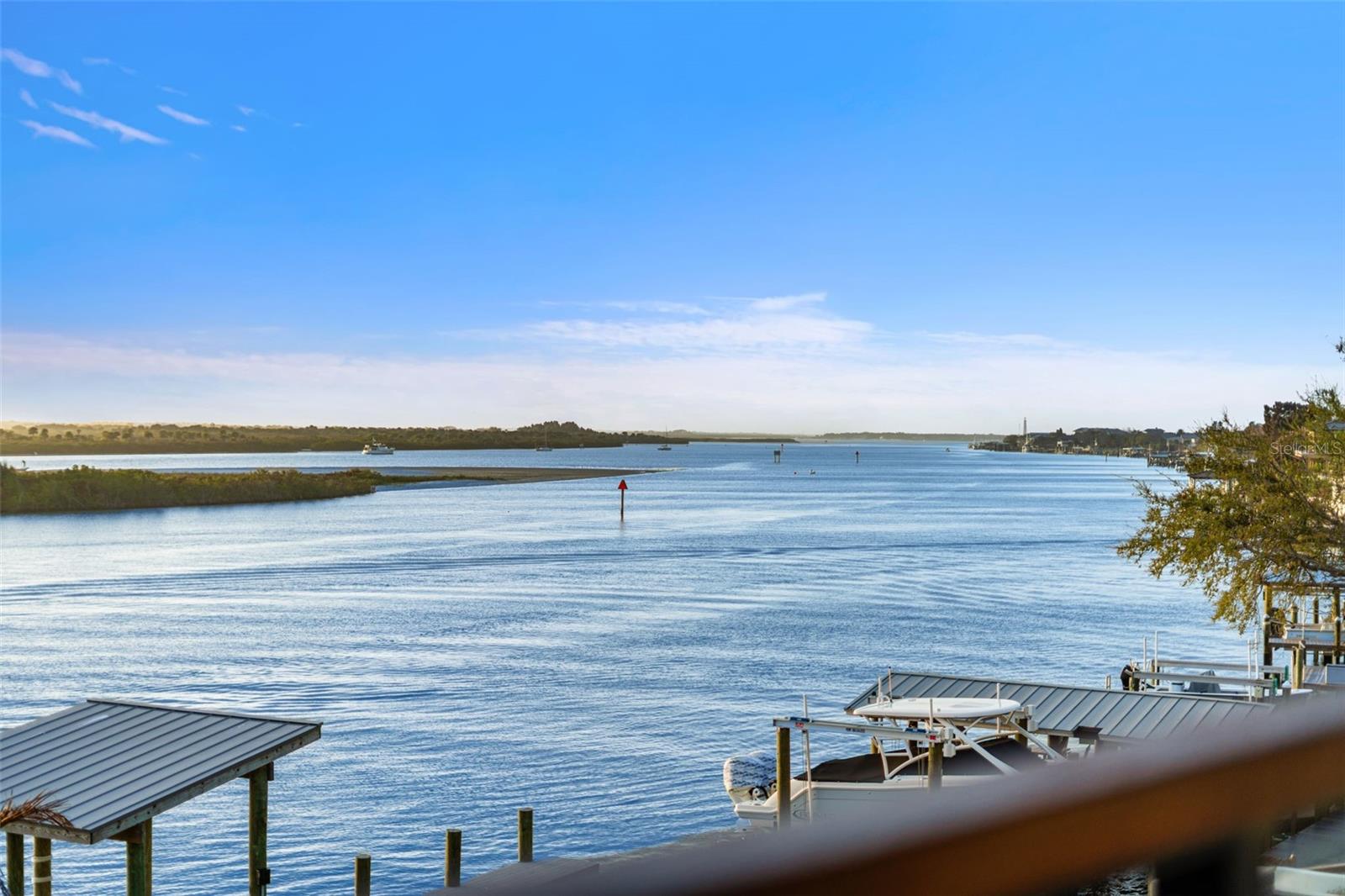 1194 N PENINSULA AVE