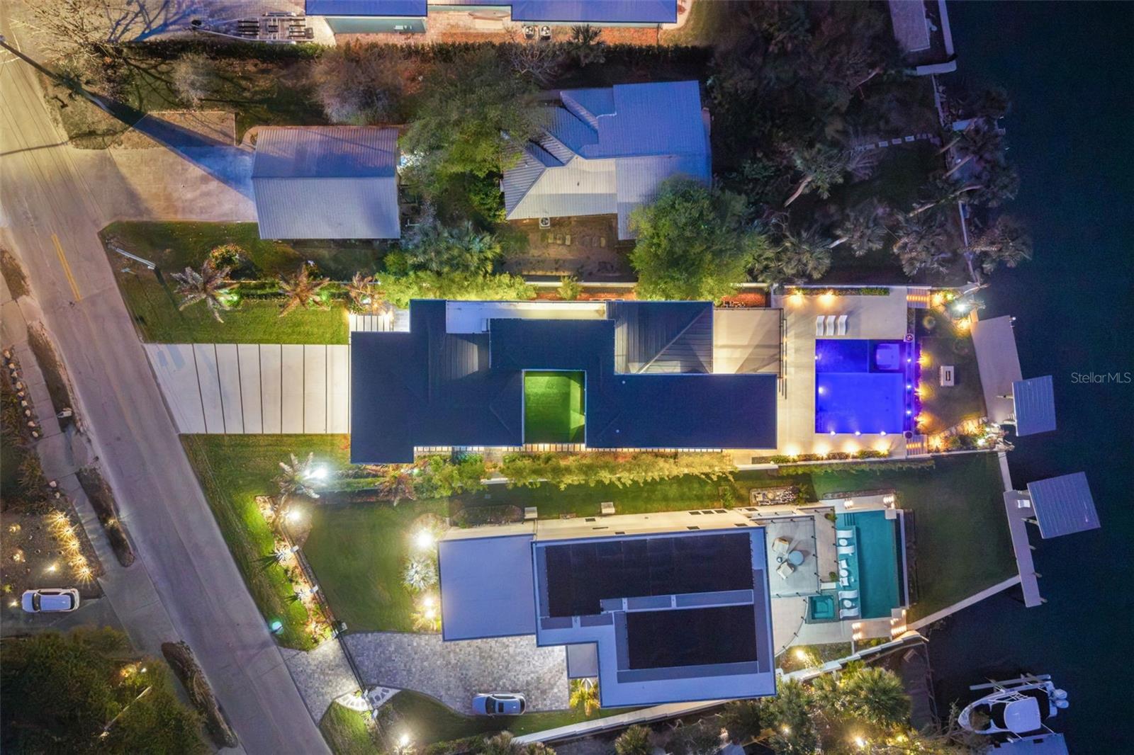 1194 N PENINSULA AVE