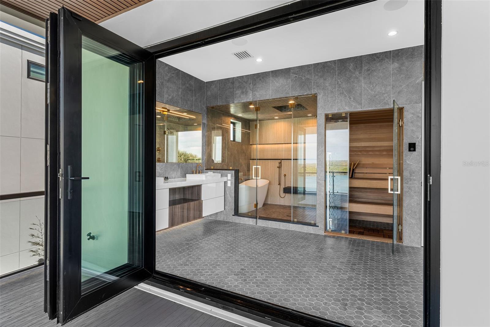 1194 N PENINSULA AVE