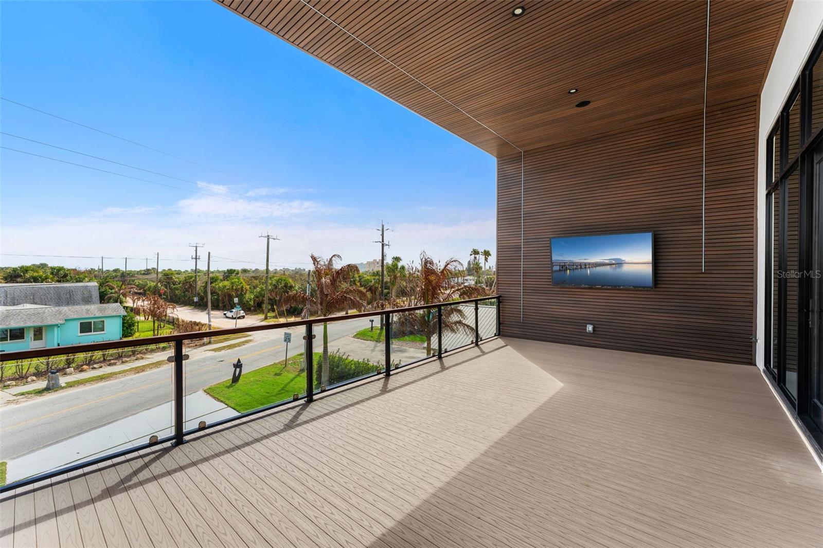 1194 N PENINSULA AVE