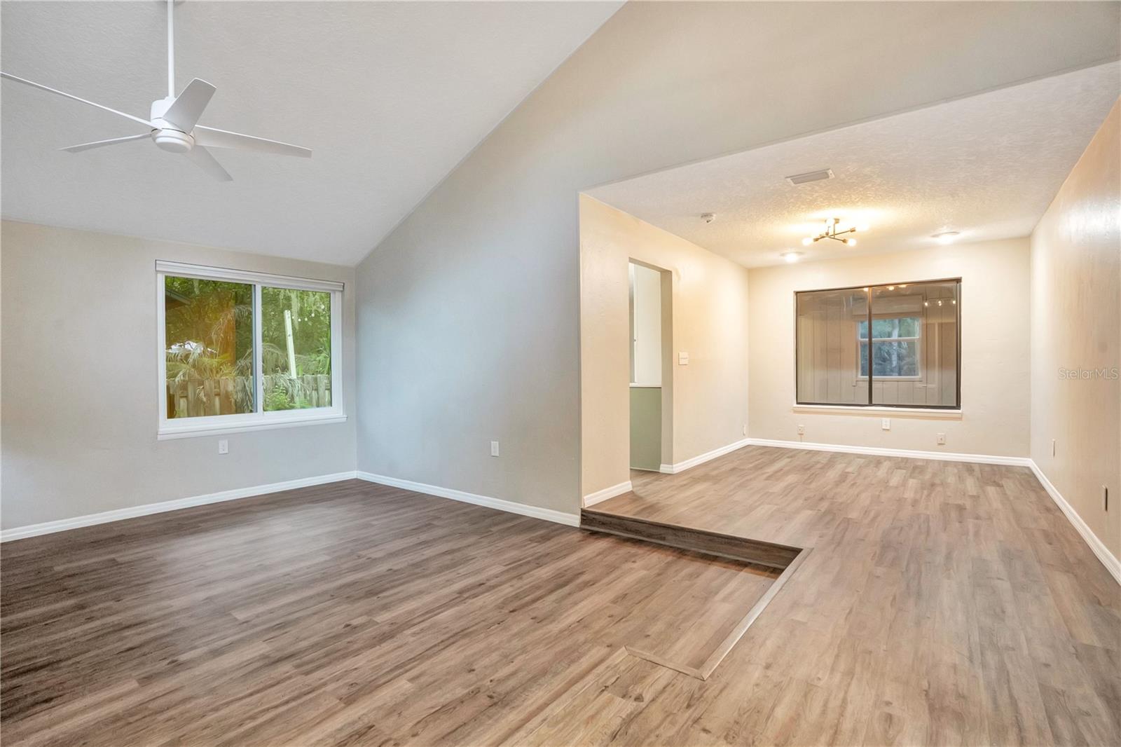 16 RAINTREE CT