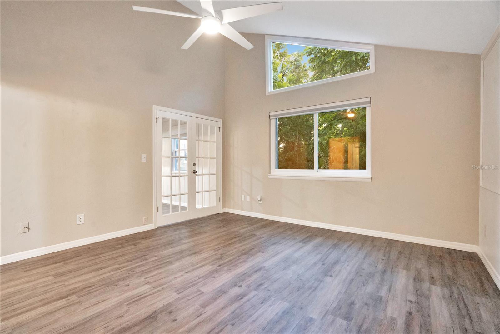 16 RAINTREE CT