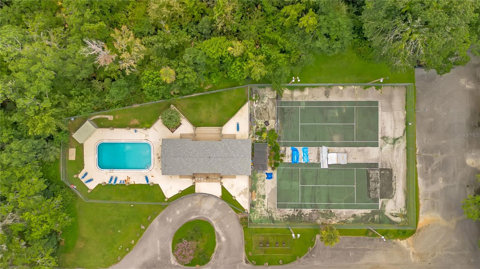 16 RAINTREE CT
