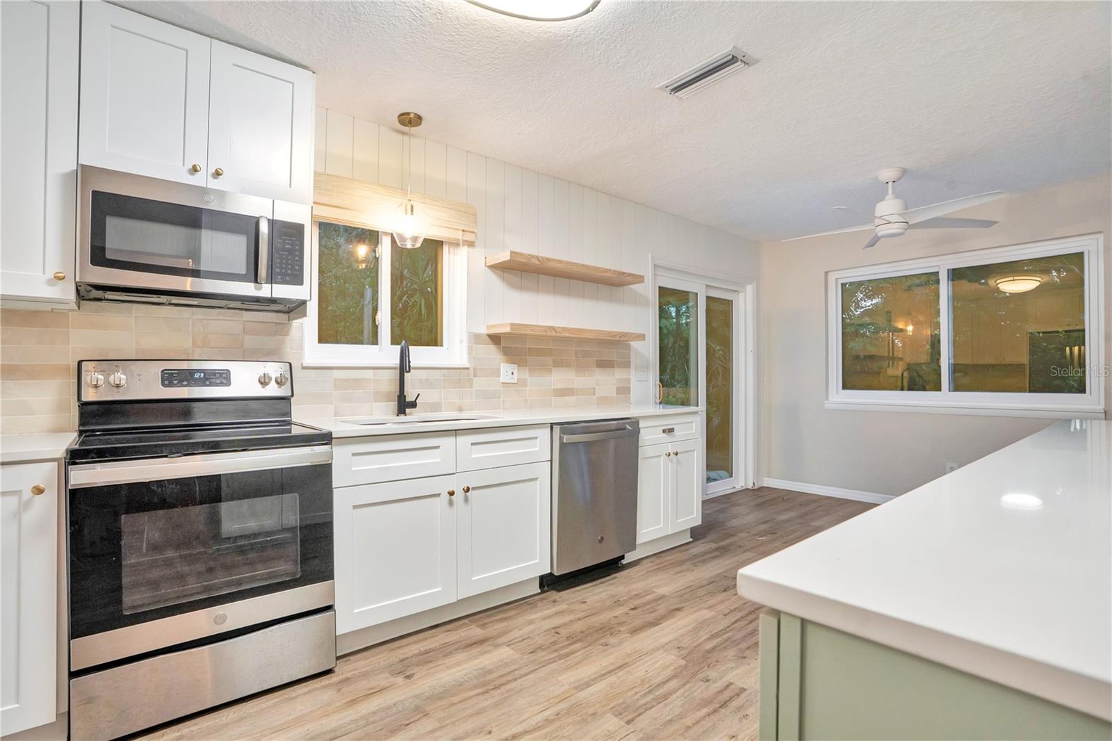 16 RAINTREE CT