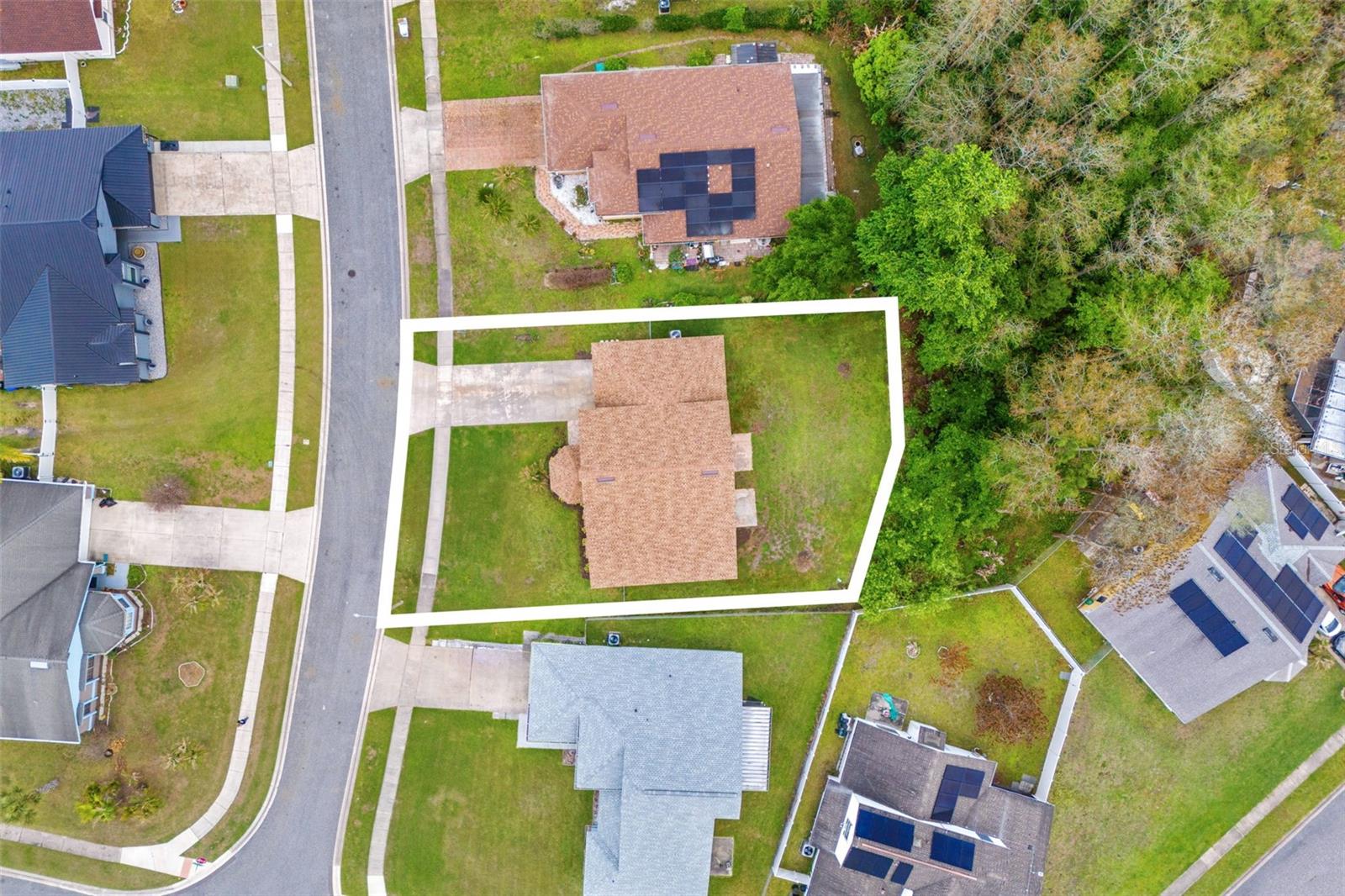 806 VERMONT WOODS LN