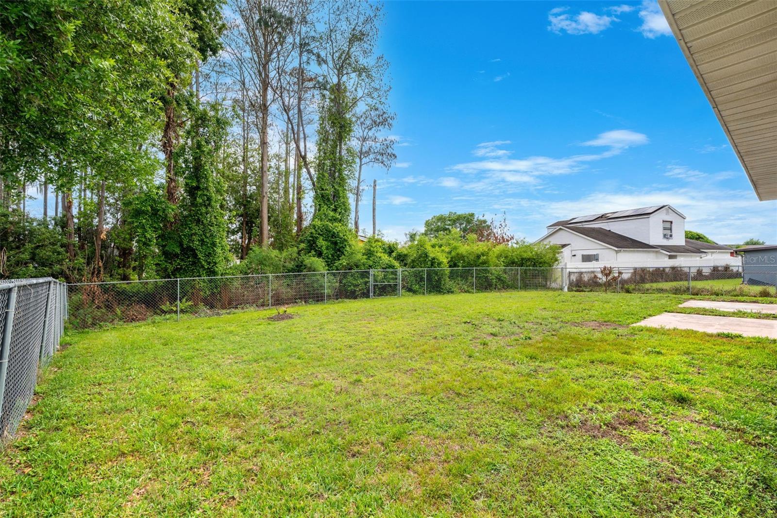 806 VERMONT WOODS LN