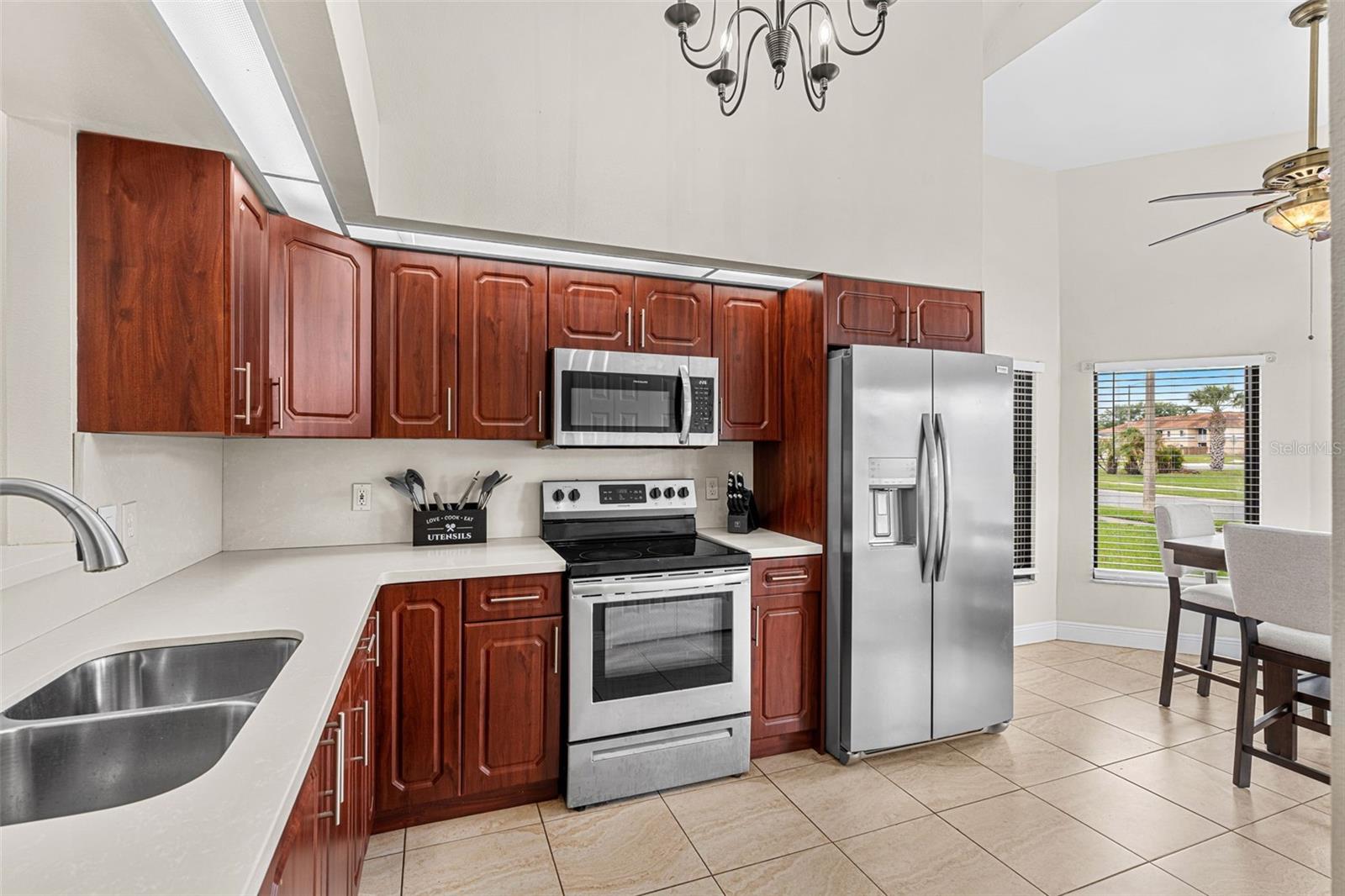 806 VERMONT WOODS LN