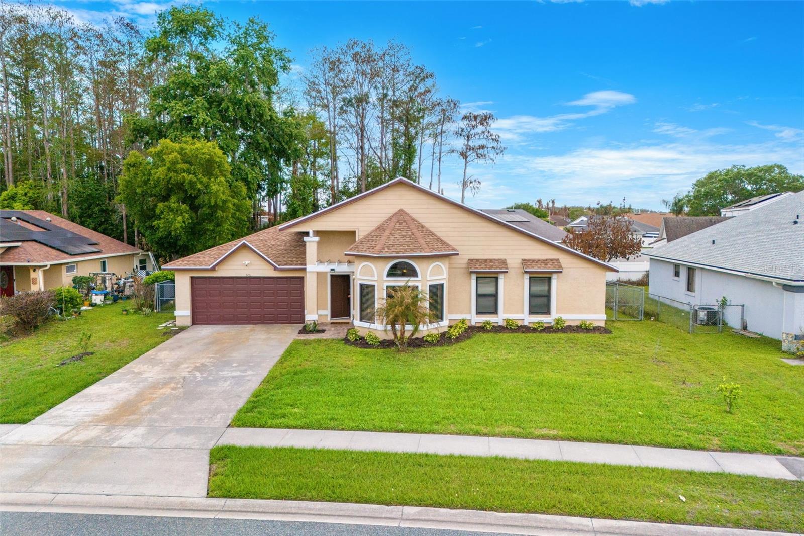 806 VERMONT WOODS LN