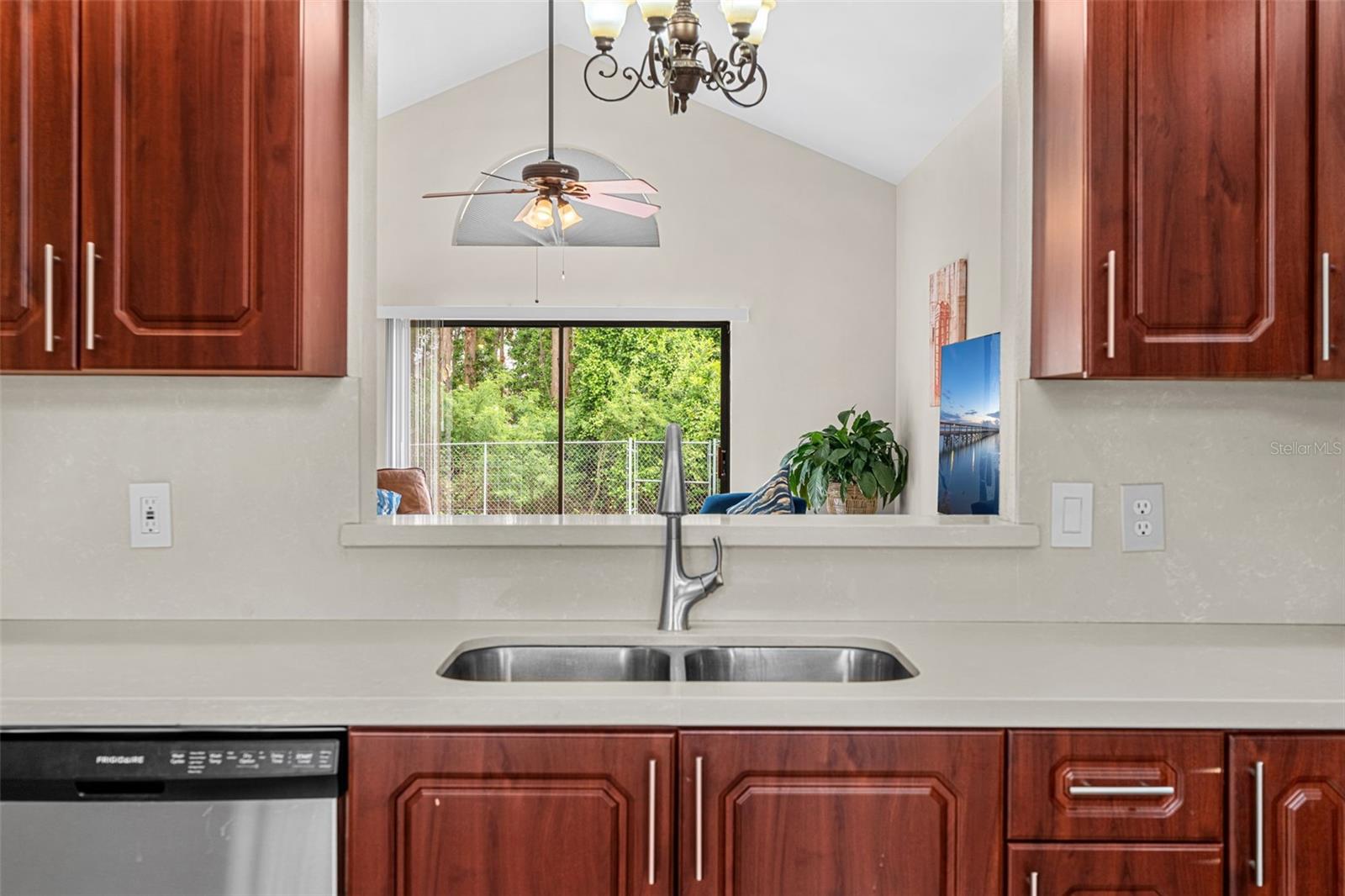 806 VERMONT WOODS LN