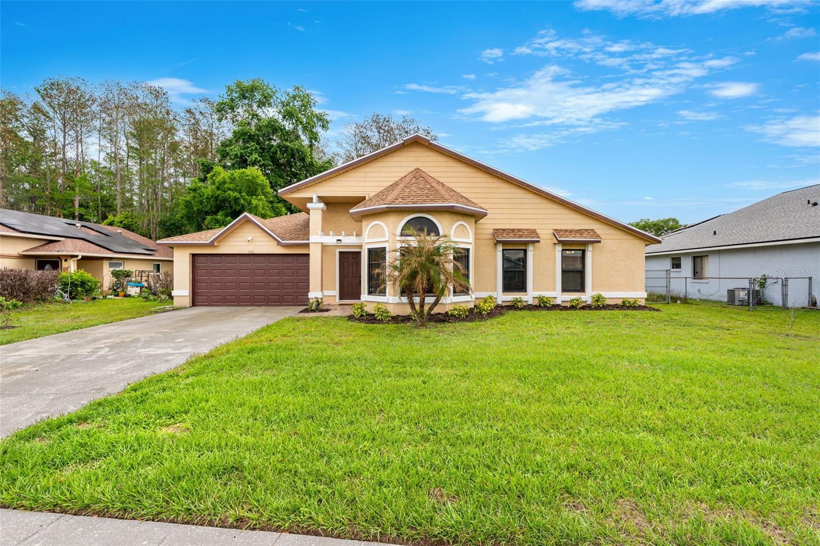 806 VERMONT WOODS LN