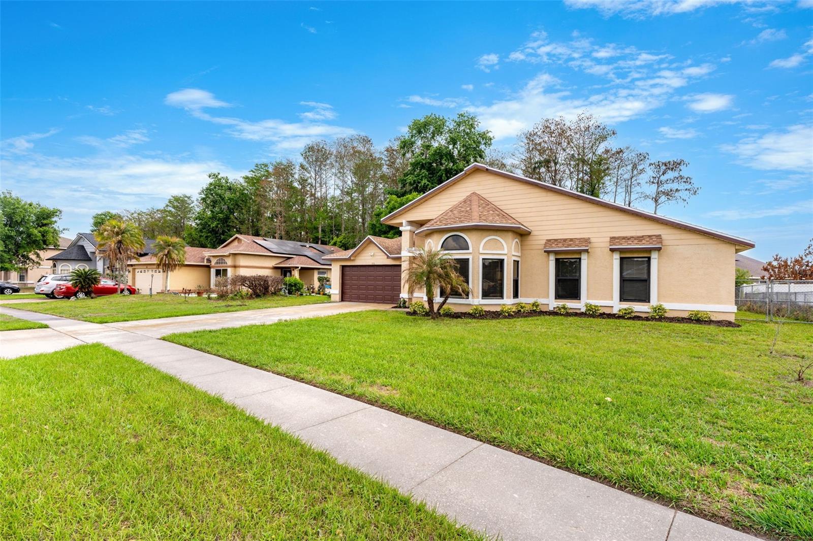 806 VERMONT WOODS LN