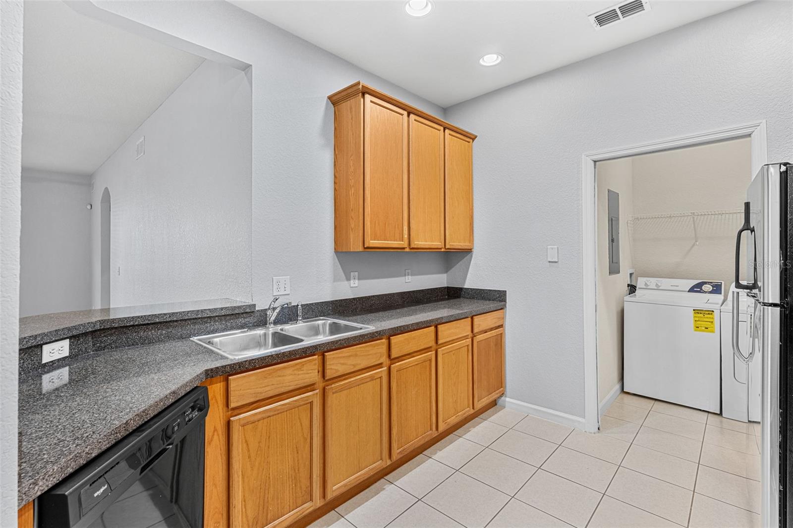 3341 WHITESTONE CIR #108