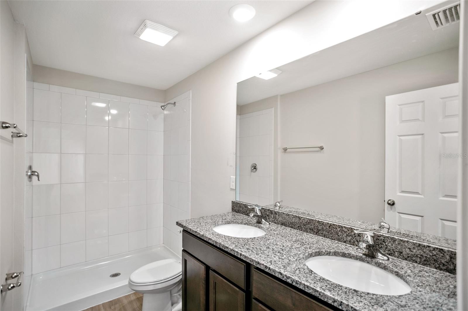 6 UNION CT